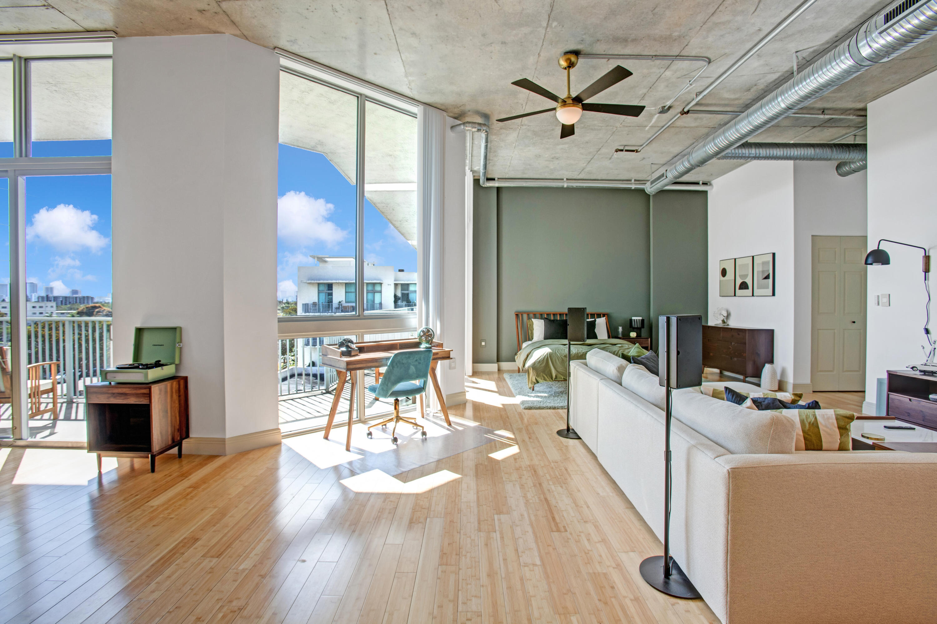 LOFTS AT HOLLYWOOD STATION - Residential Lease