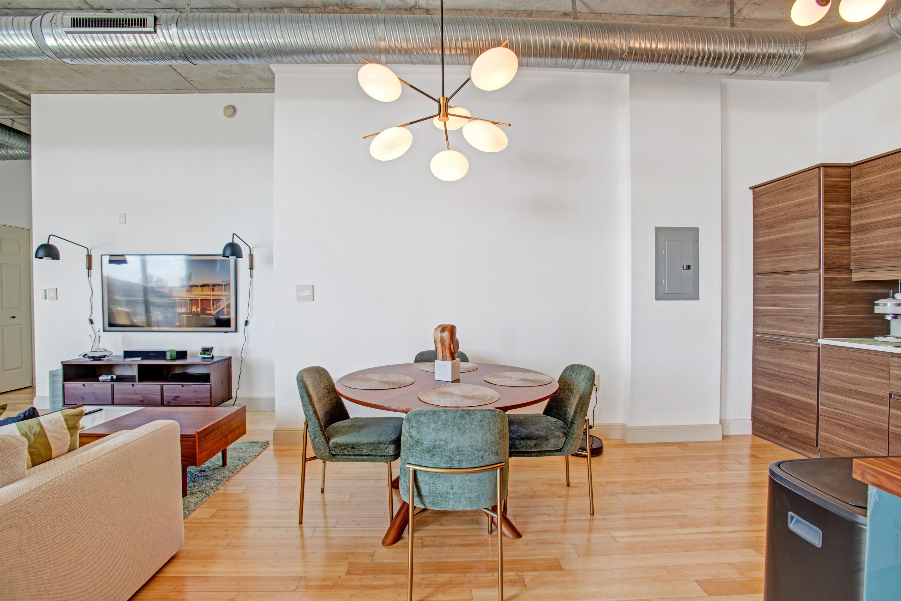 LOFTS AT HOLLYWOOD STATION - Residential Lease