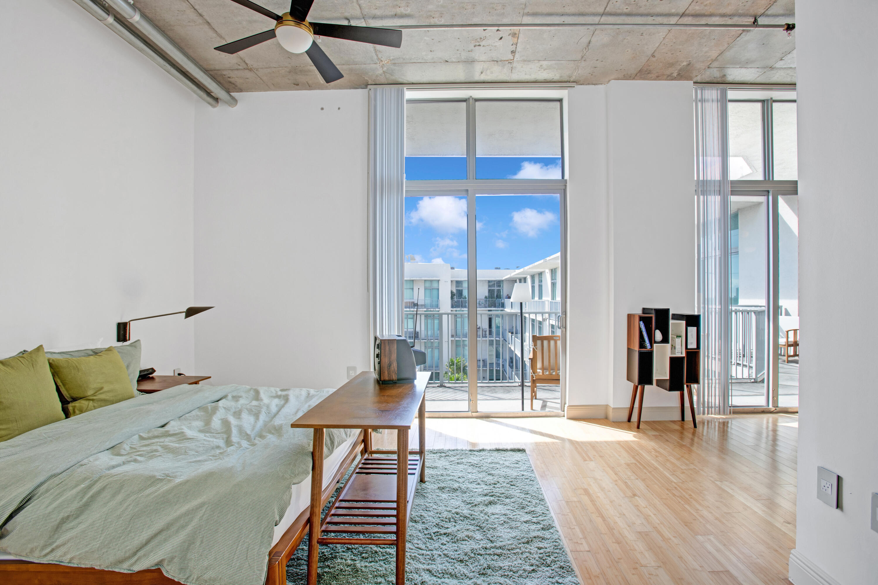 LOFTS AT HOLLYWOOD STATION - Residential Lease