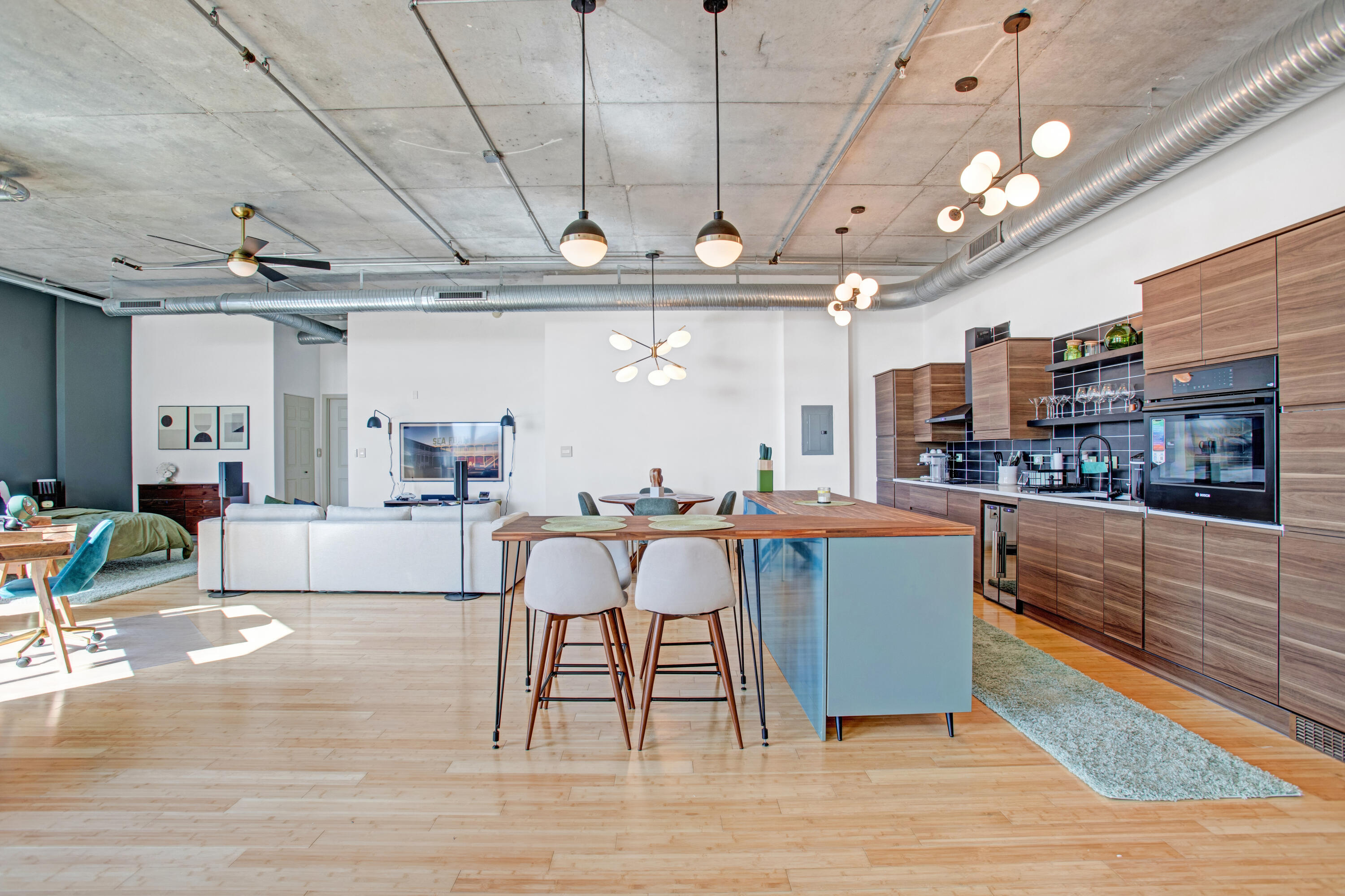 LOFTS AT HOLLYWOOD STATION - Residential Lease