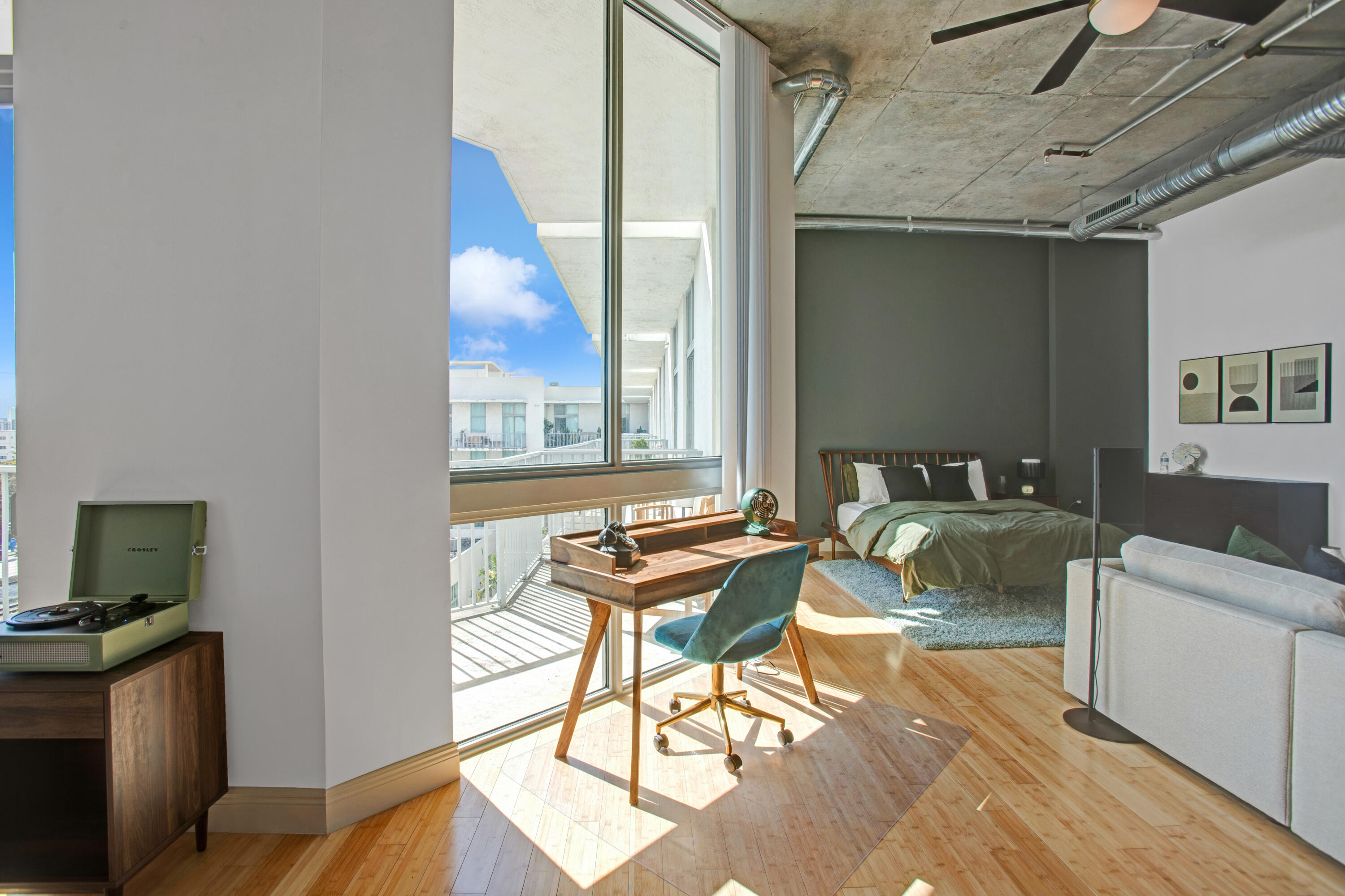 LOFTS AT HOLLYWOOD STATION - Residential Lease