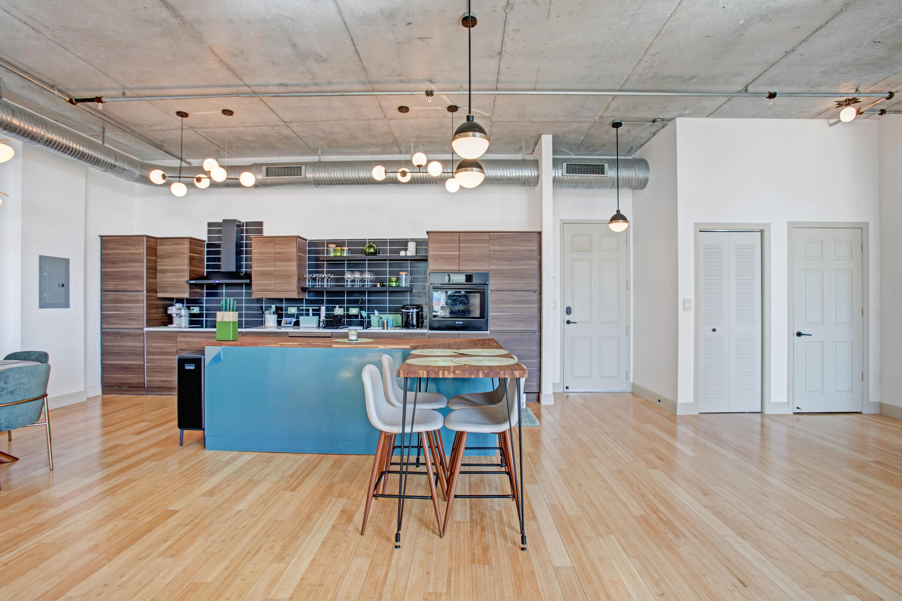 LOFTS AT HOLLYWOOD STATION - Residential Lease