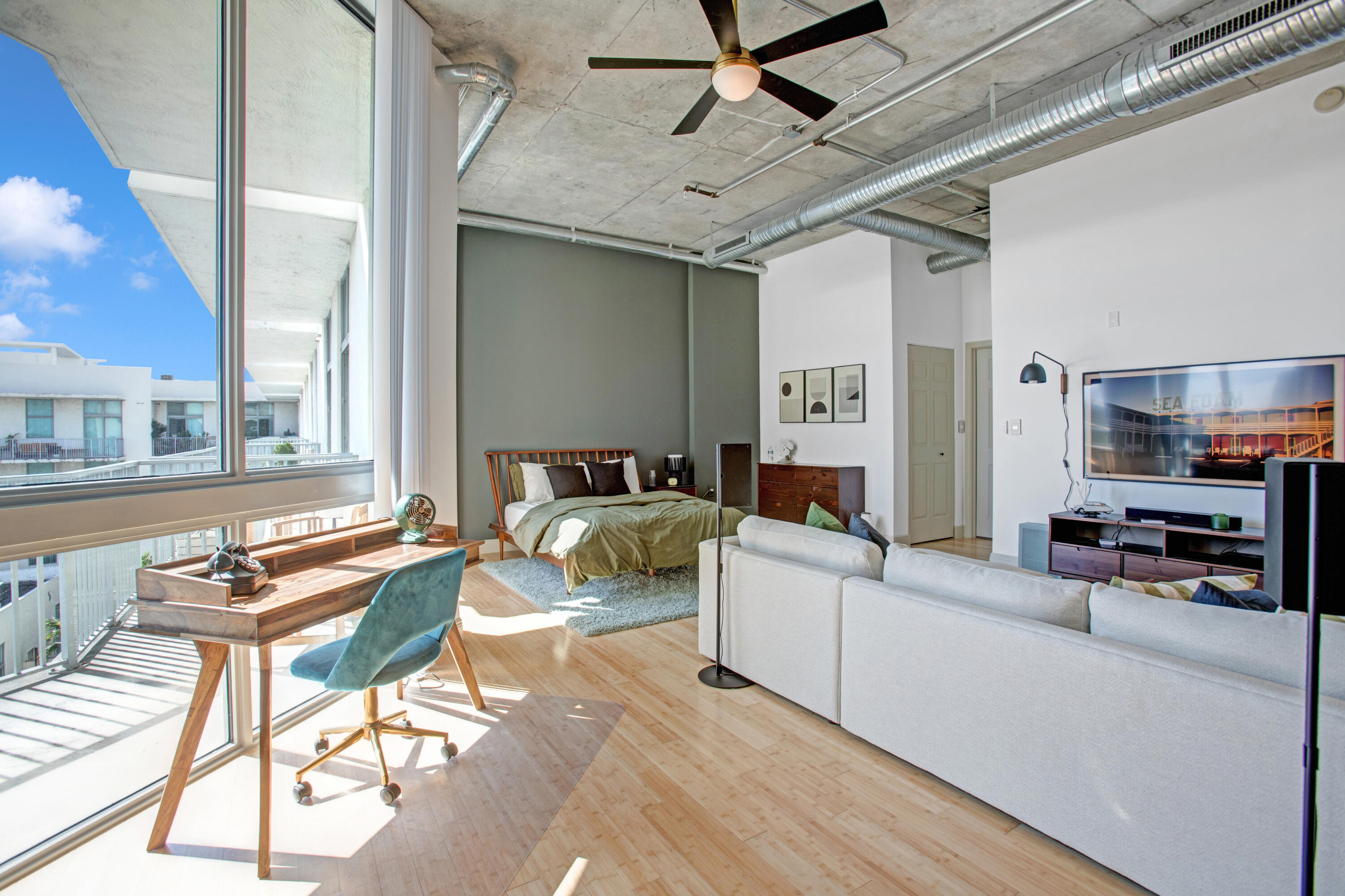 LOFTS AT HOLLYWOOD STATION - Residential Lease