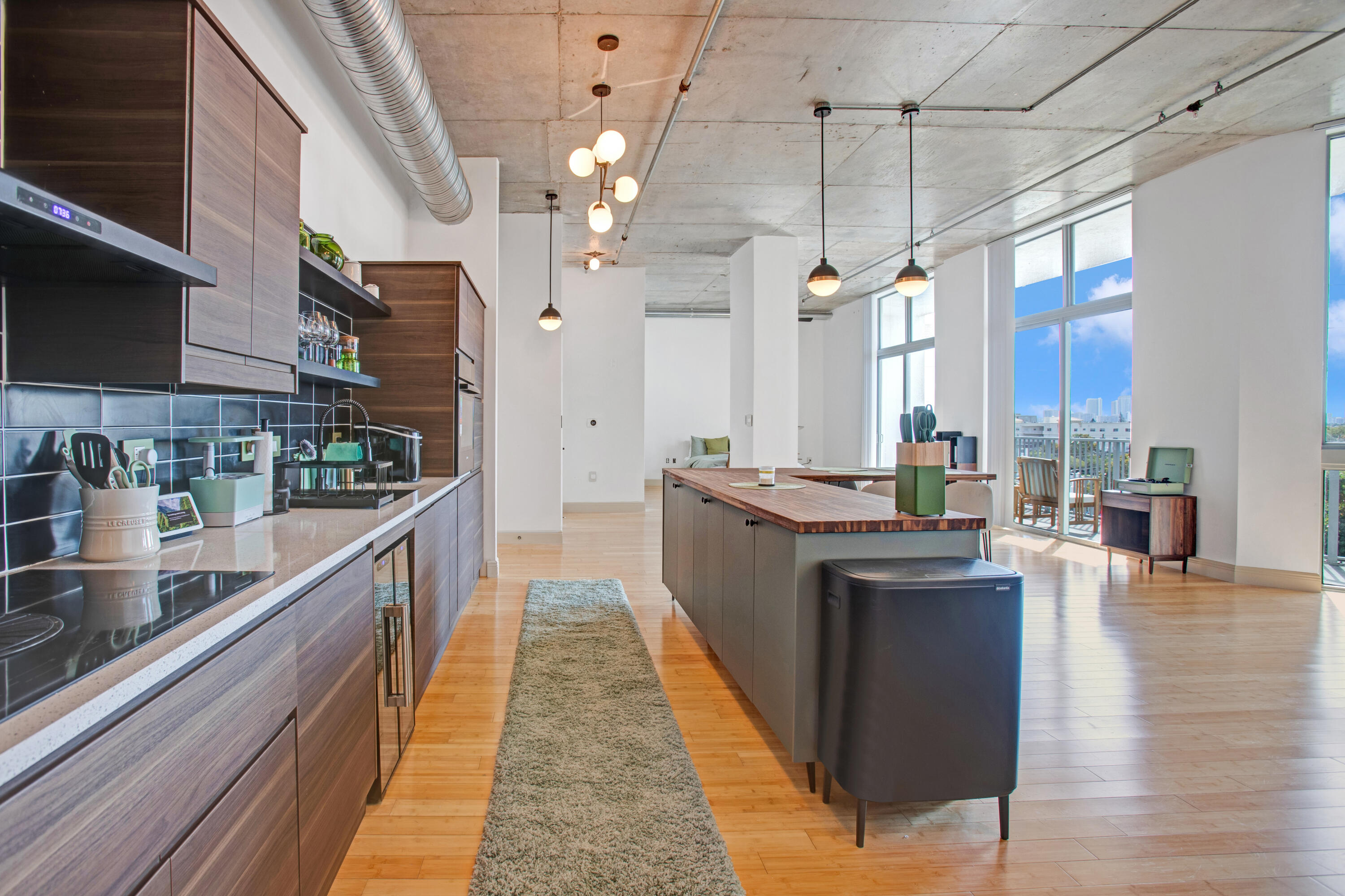 LOFTS AT HOLLYWOOD STATION - Residential Lease