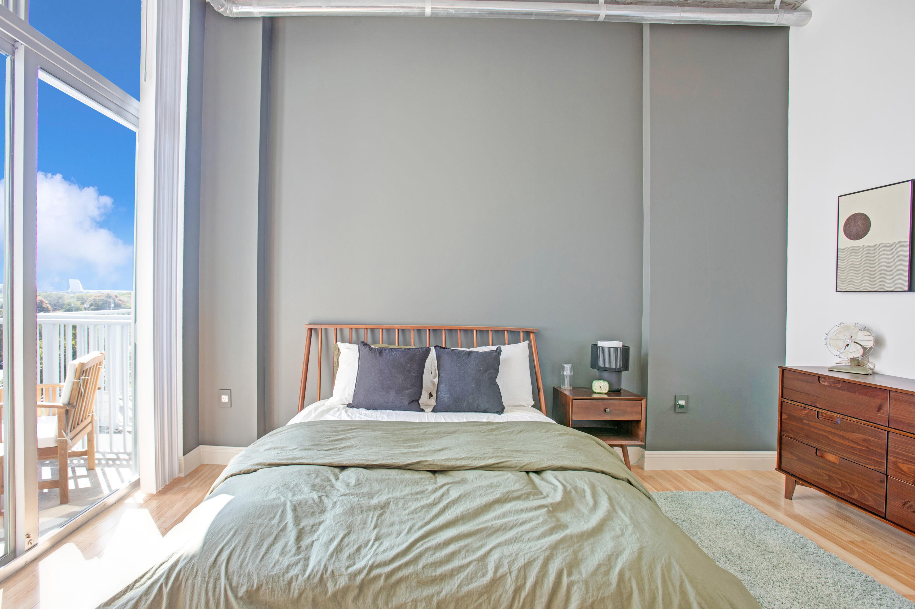 LOFTS AT HOLLYWOOD STATION - Residential Lease