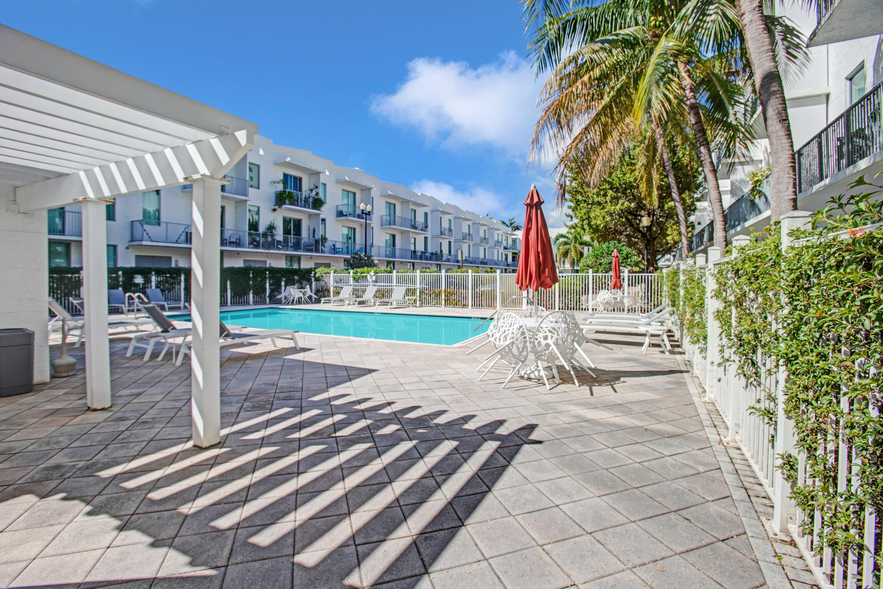 LOFTS AT HOLLYWOOD STATION - Residential Lease