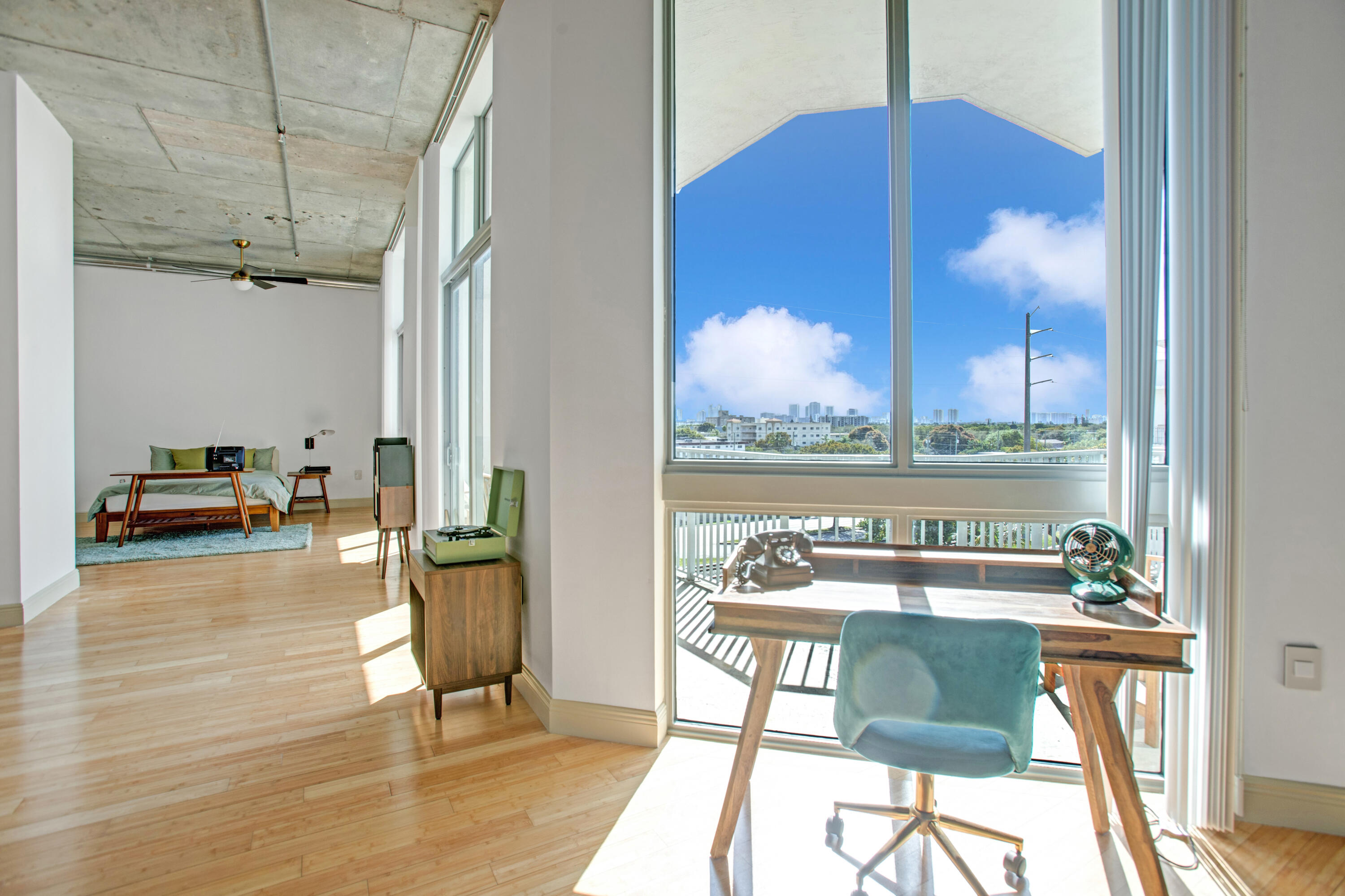 LOFTS AT HOLLYWOOD STATION - Residential Lease