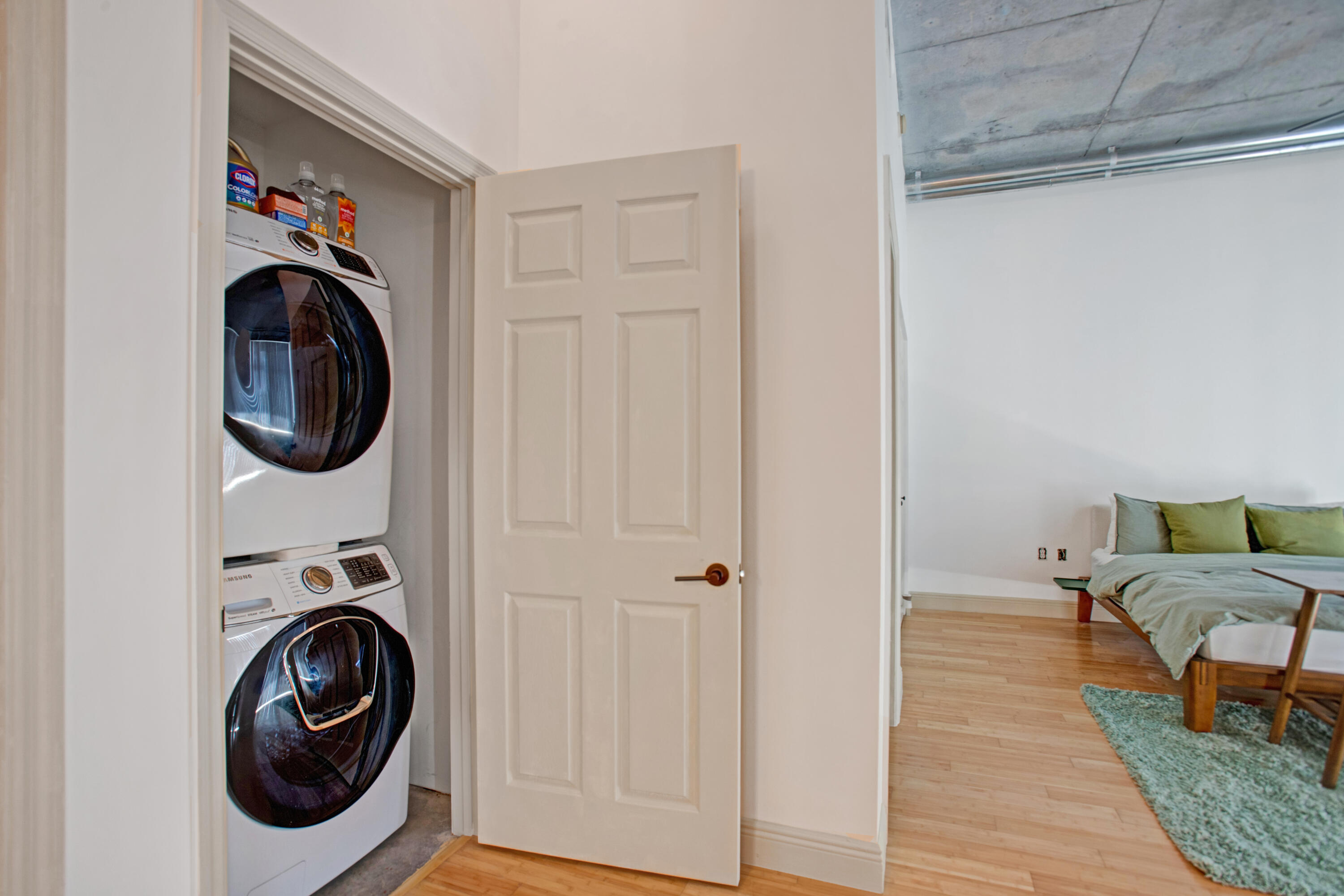 LOFTS AT HOLLYWOOD STATION - Residential Lease