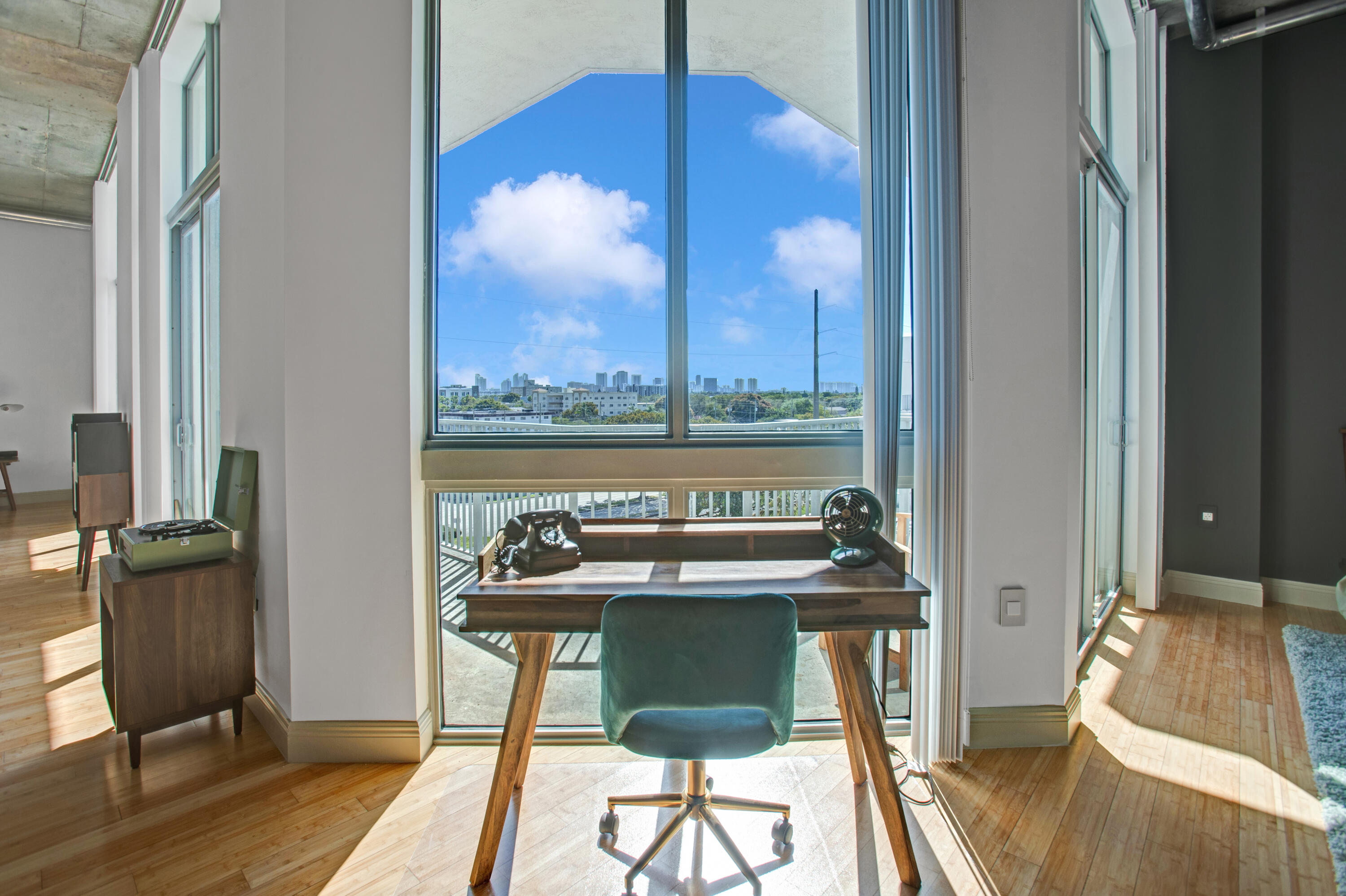 LOFTS AT HOLLYWOOD STATION - Residential Lease