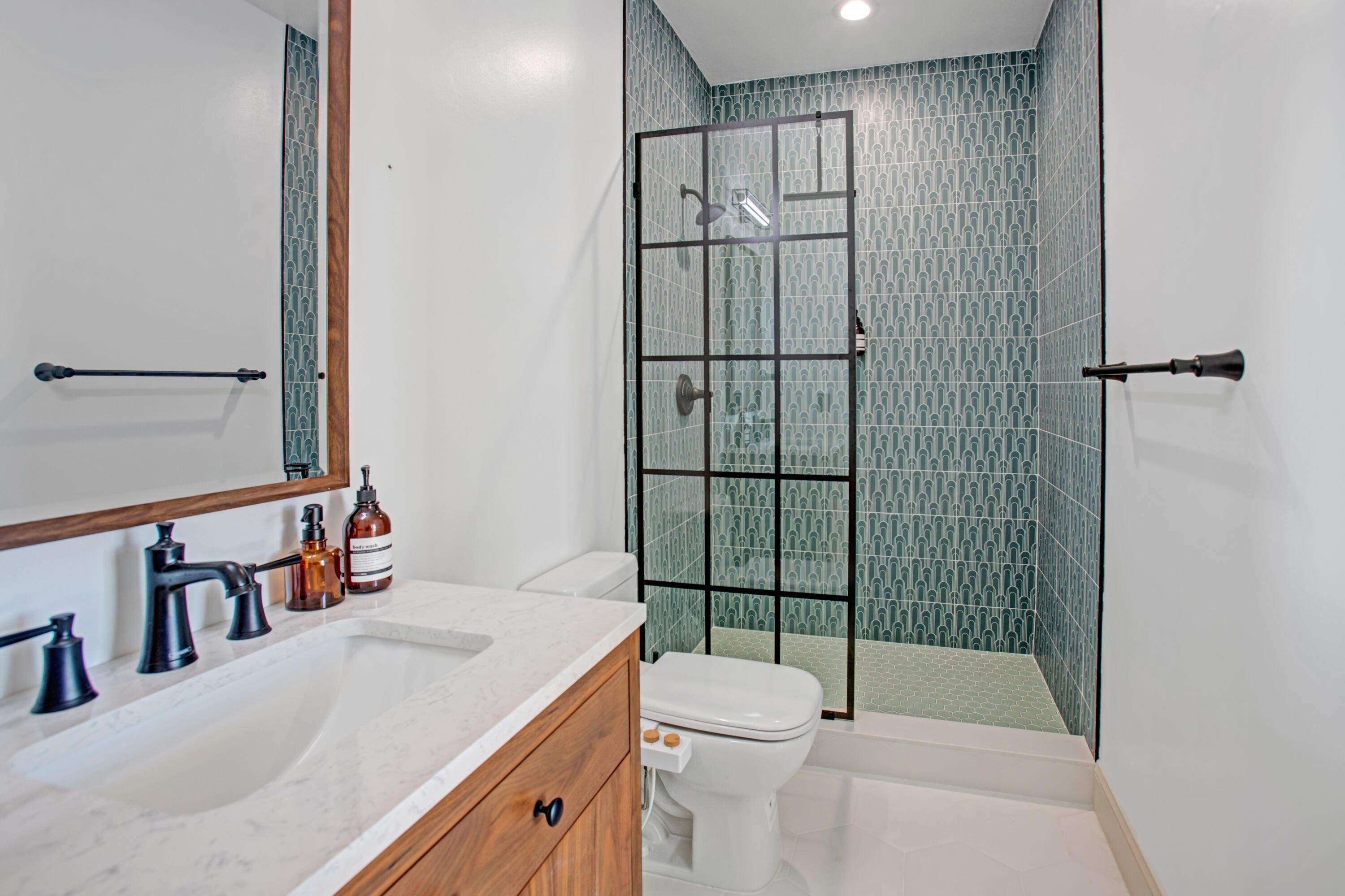 LOFTS AT HOLLYWOOD STATION - Residential Lease