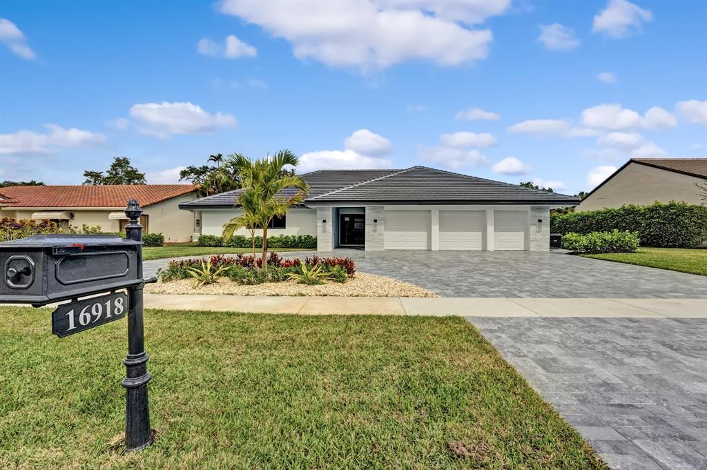 Photo of 16918 River Birch Circle, Delray Beach, FL 33445 (MLS # R10670273)