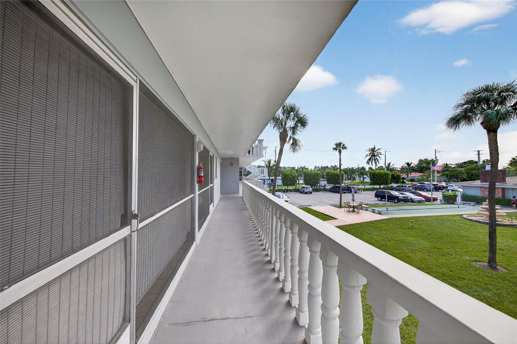Photo of 1971 SE 5th Ct #205E, Pompano Beach, FL 33060 (MLS # F10531682)