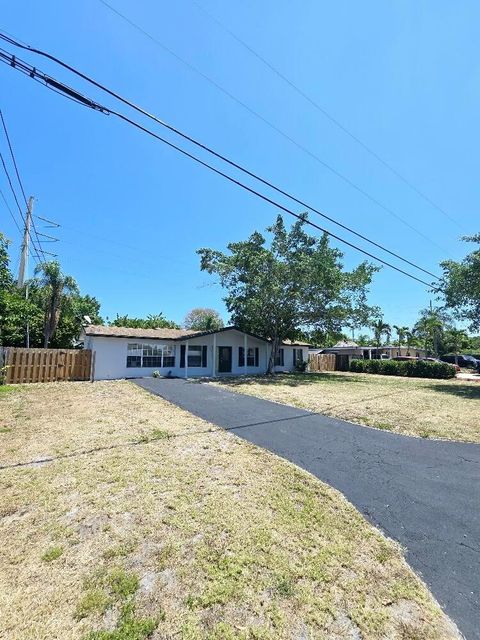 6952 Tradewind Drive Lake Worth FL 33462