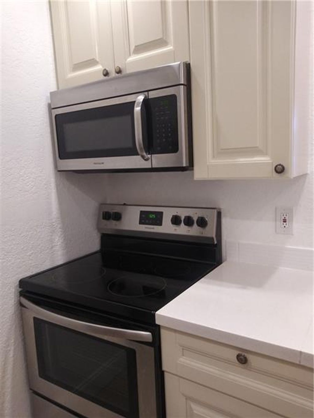 Photo of 1444 Windsor Court #5, Fort Lauderdale, FL 33304 (MLS # F10491734)