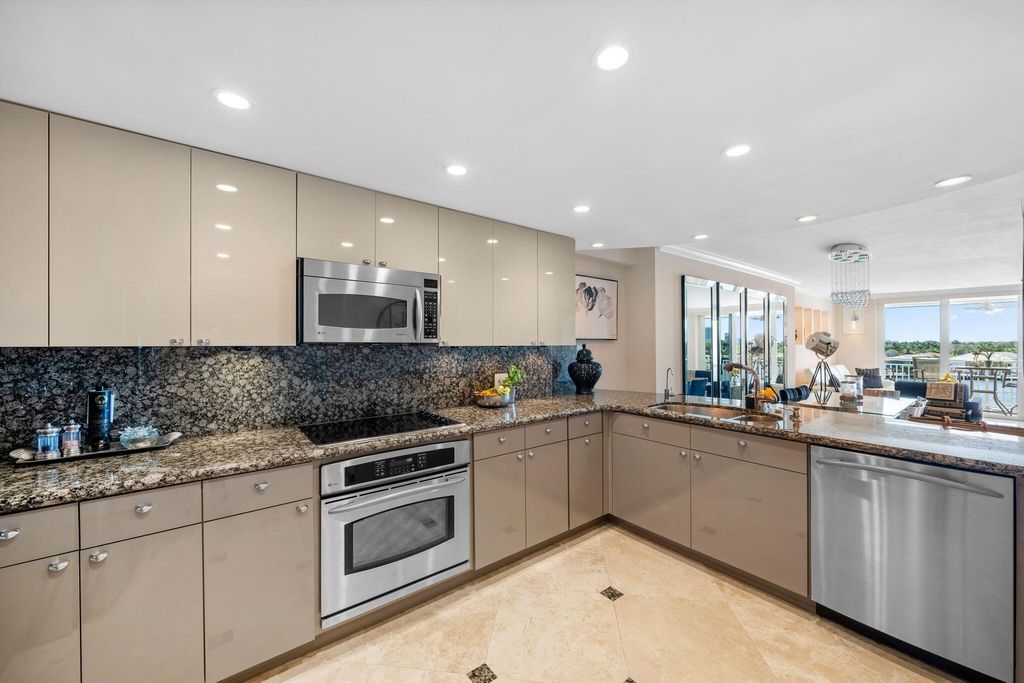 Photo of 511 Bayshore Drive #606, Fort Lauderdale, FL 33304 (MLS # B26003357)