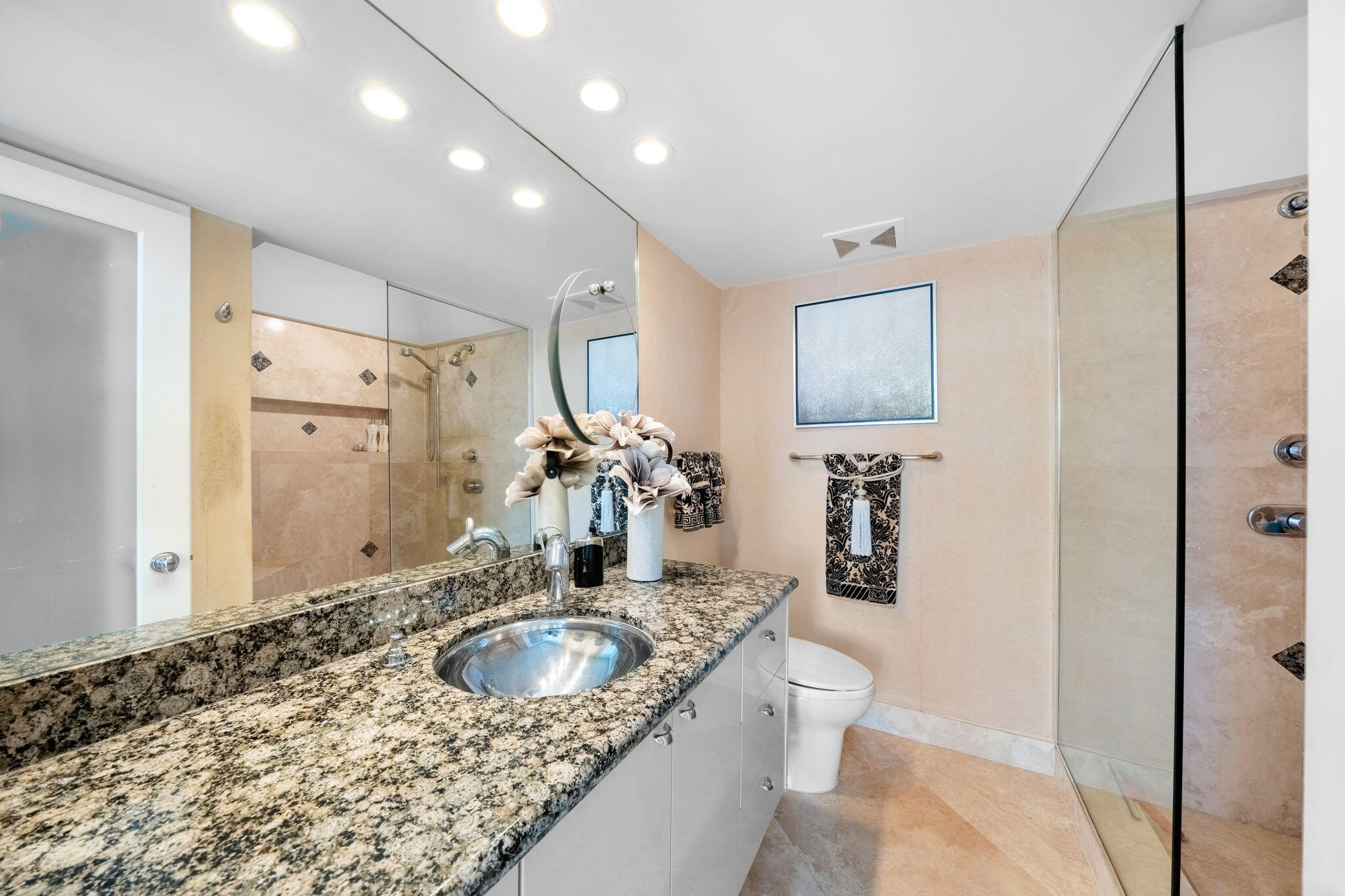 BAYSHORE TOWERS - Residential Lease