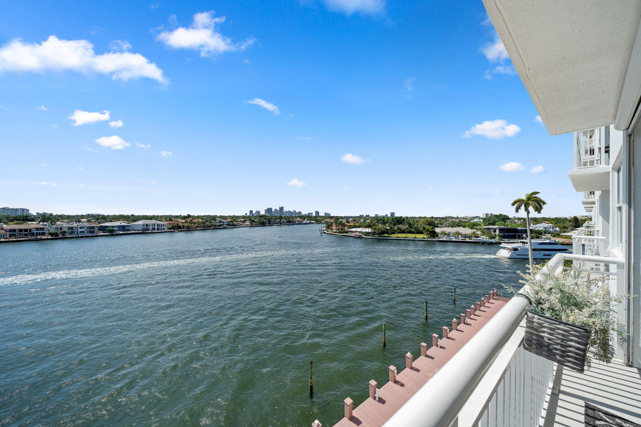 BAYSHORE TOWERS - Residential Lease