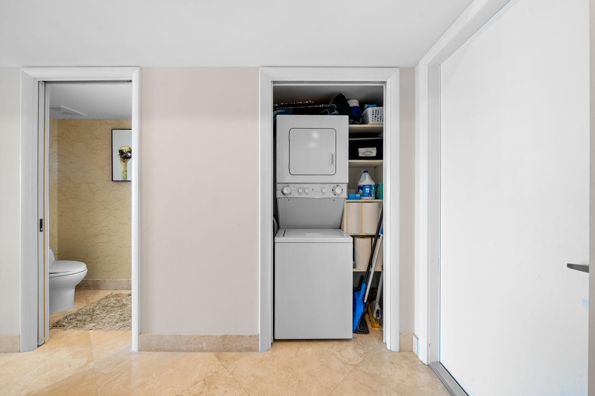 BAYSHORE TOWERS - Residential Lease