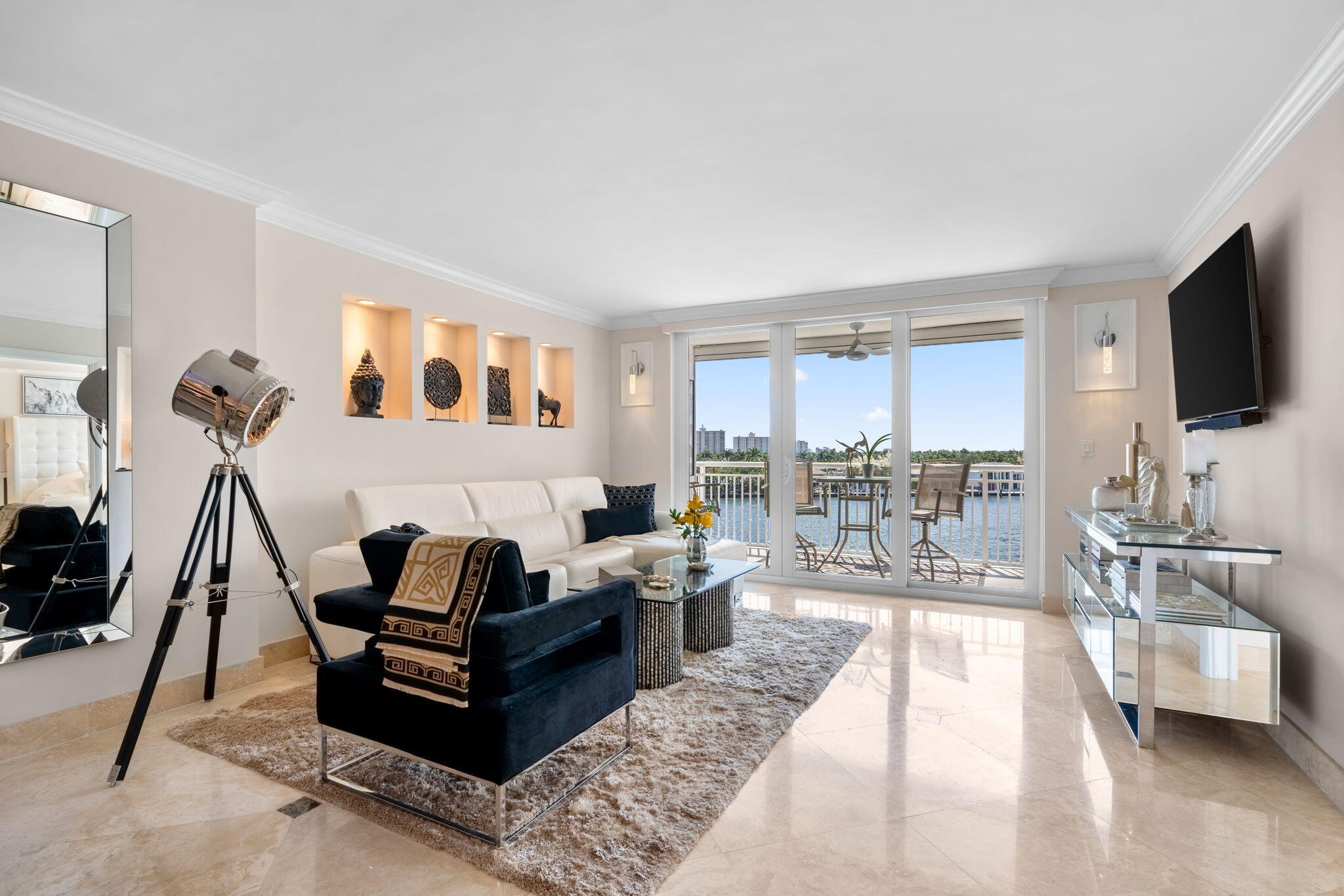 BAYSHORE TOWERS - Residential Lease