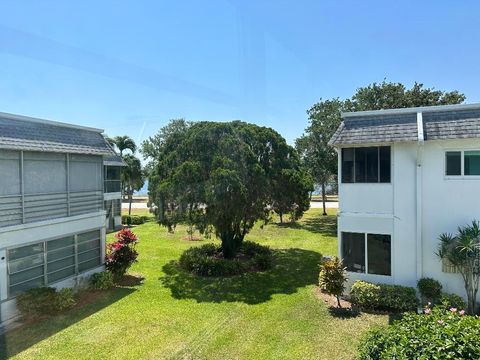 3280 N Lake Osborne Drive 207 Lake Worth Beach FL 33461