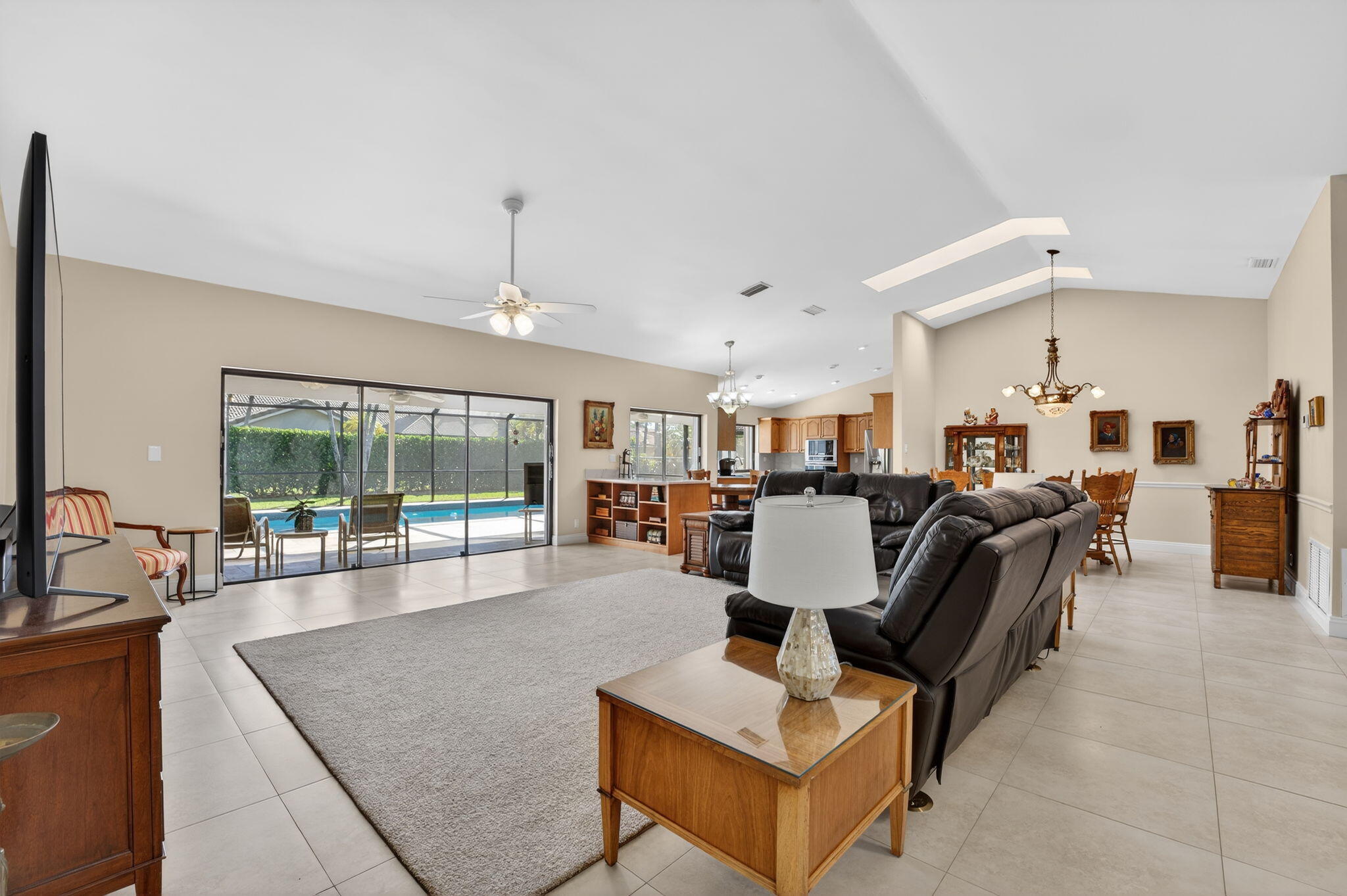 PINE RIDGE - Residential