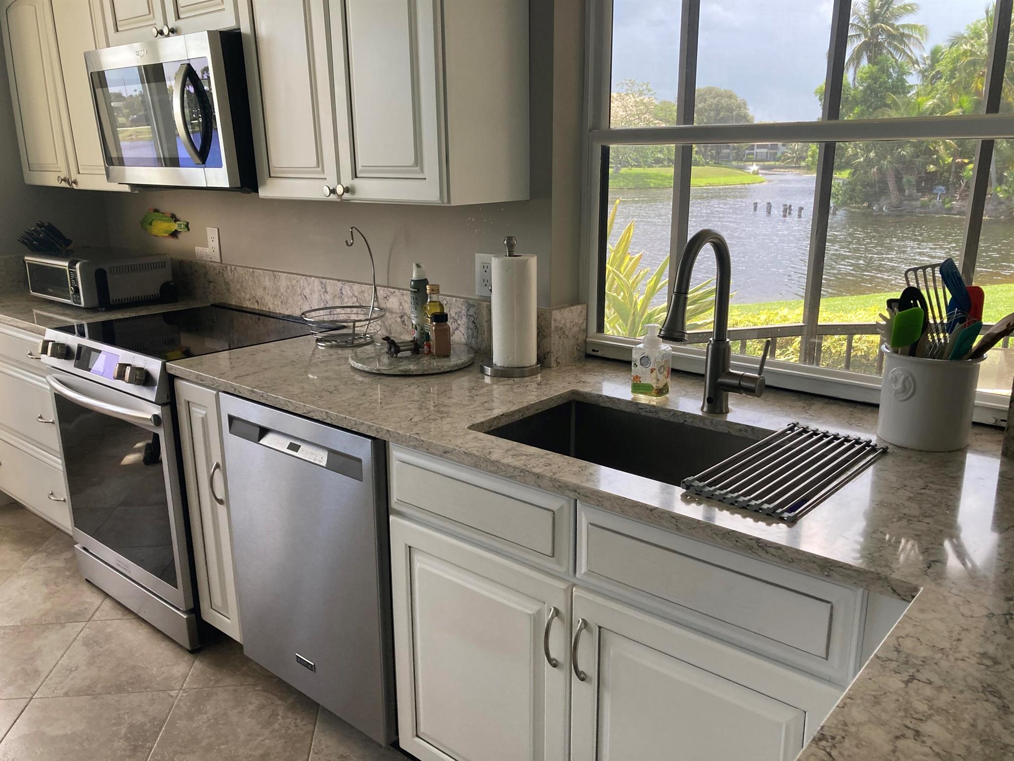 WATERBEND AT JONATHANS LA - Residential Lease