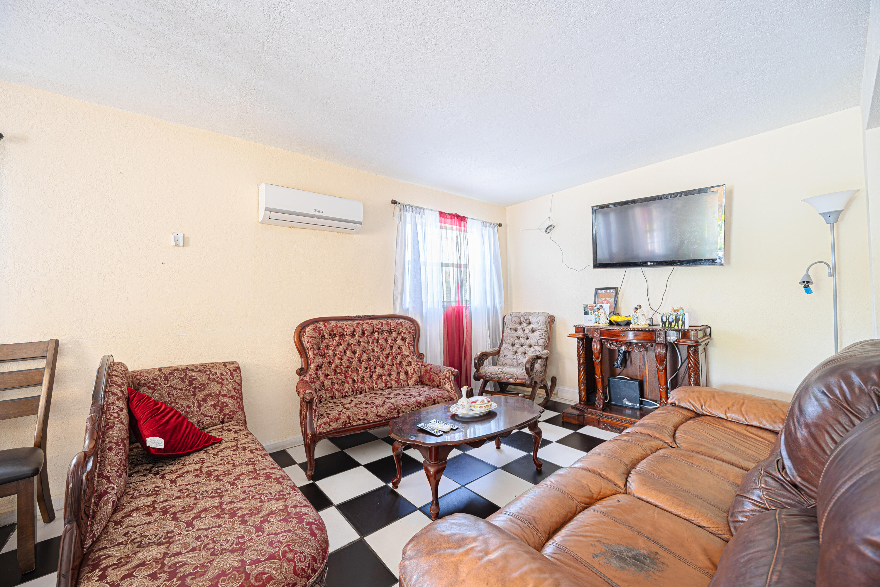 WASHINGTON PARK 5TH ADD 35-48 B LOT 2 BLK 2 - Residential