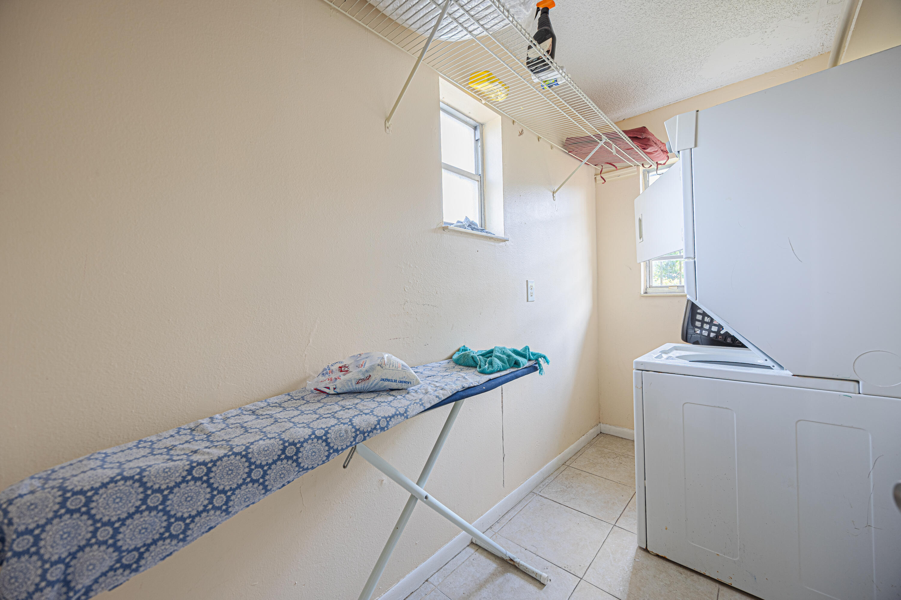 WASHINGTON PARK 5TH ADD 35-48 B LOT 2 BLK 2 - Residential