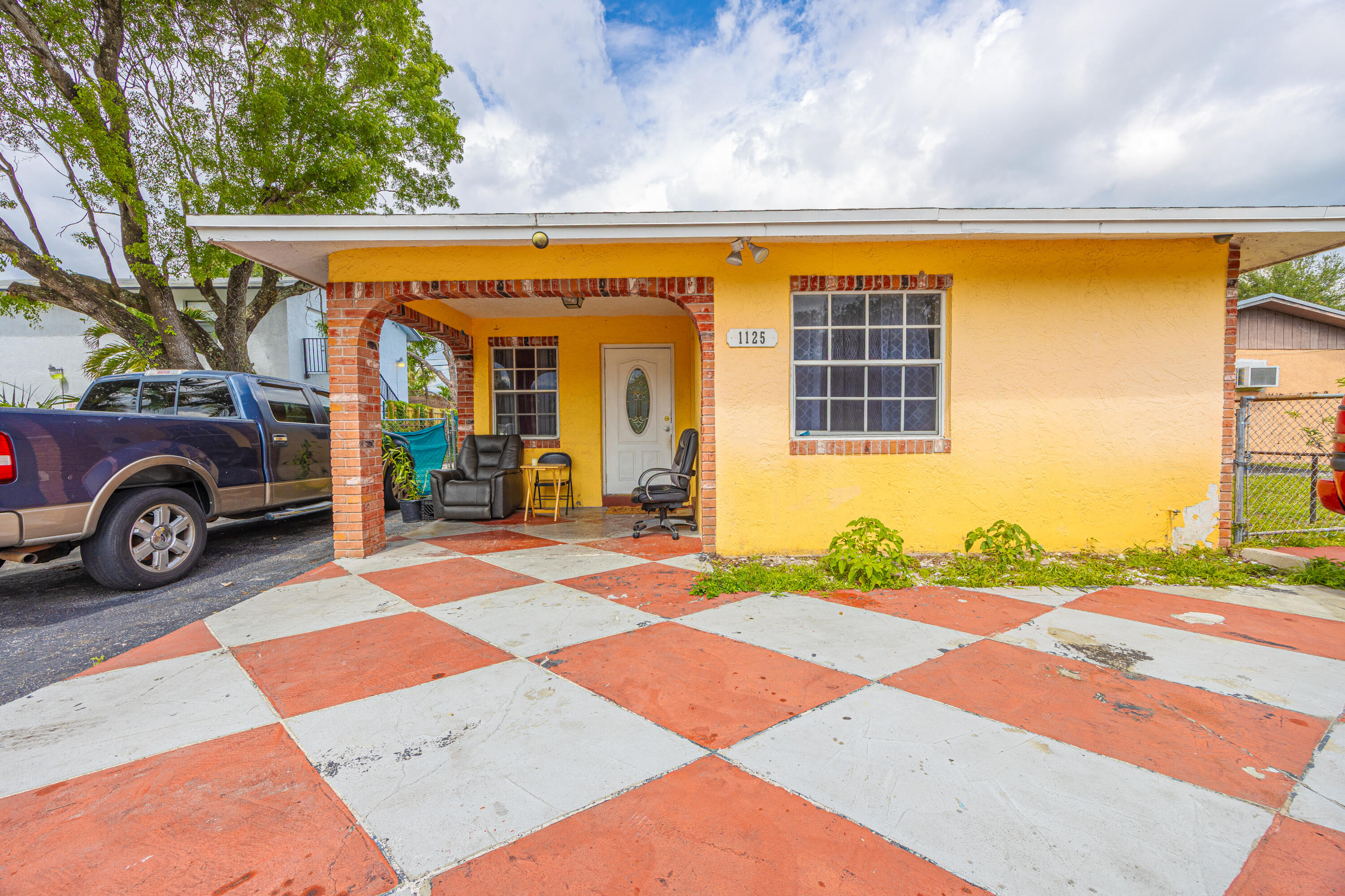 WASHINGTON PARK 5TH ADD 35-48 B LOT 2 BLK 2 - Residential