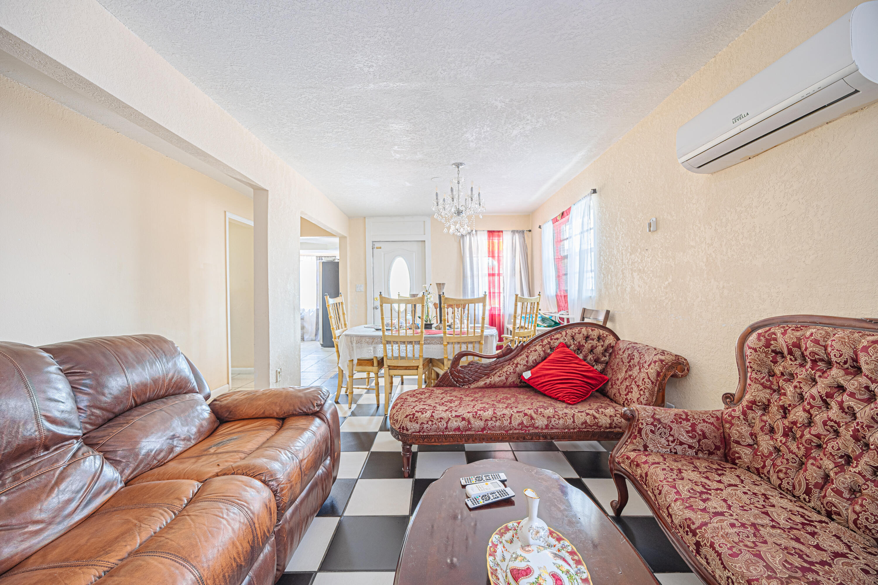 WASHINGTON PARK 5TH ADD 35-48 B LOT 2 BLK 2 - Residential