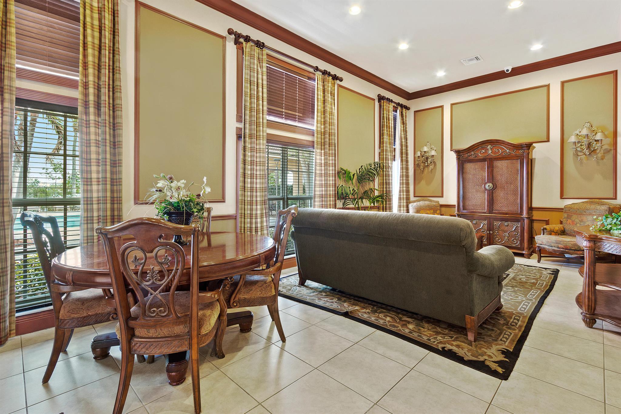 HYPOLUXOS MARINERS CAY CO - Residential