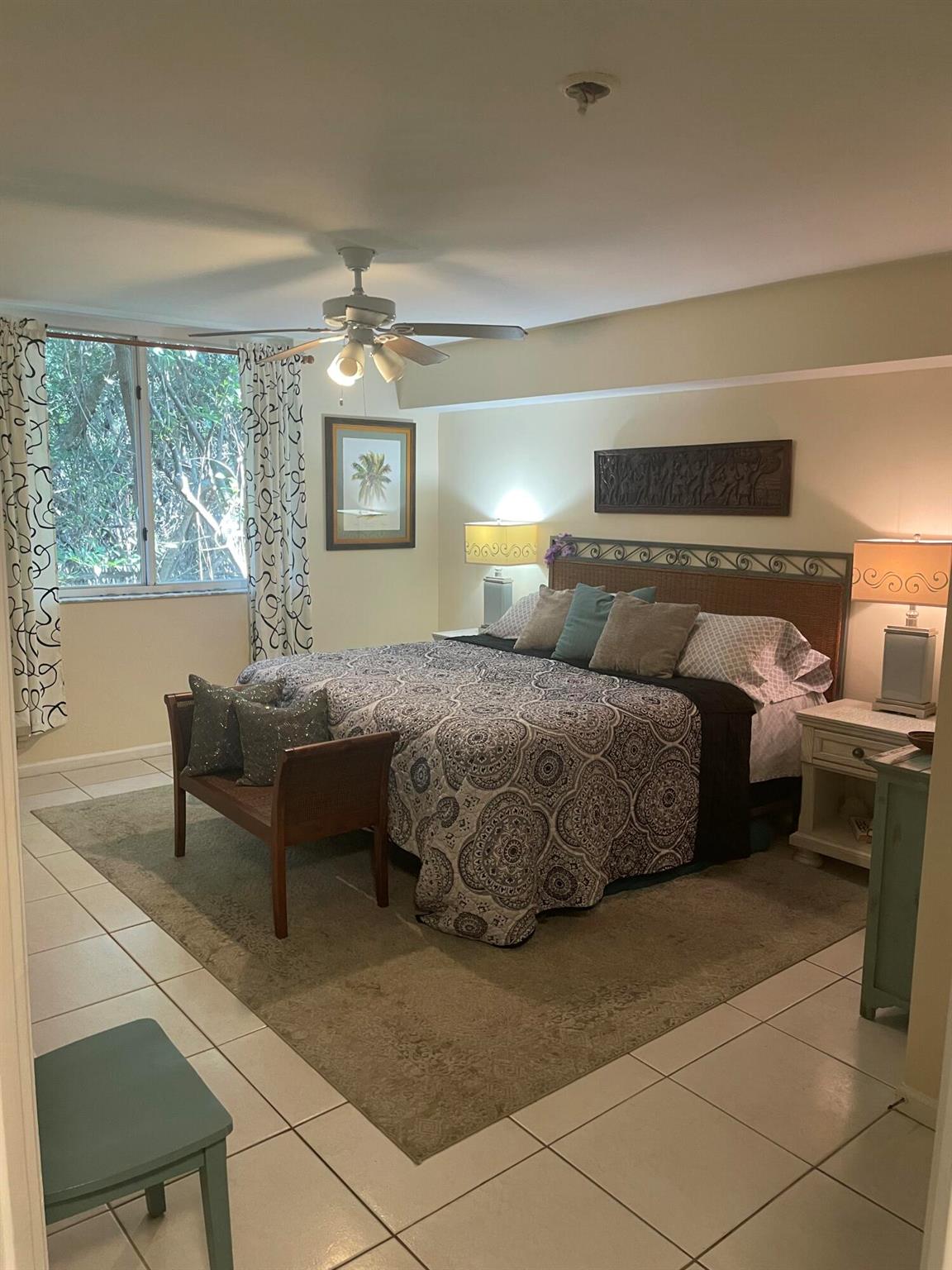 HYPOLUXOS MARINERS CAY CO - Residential