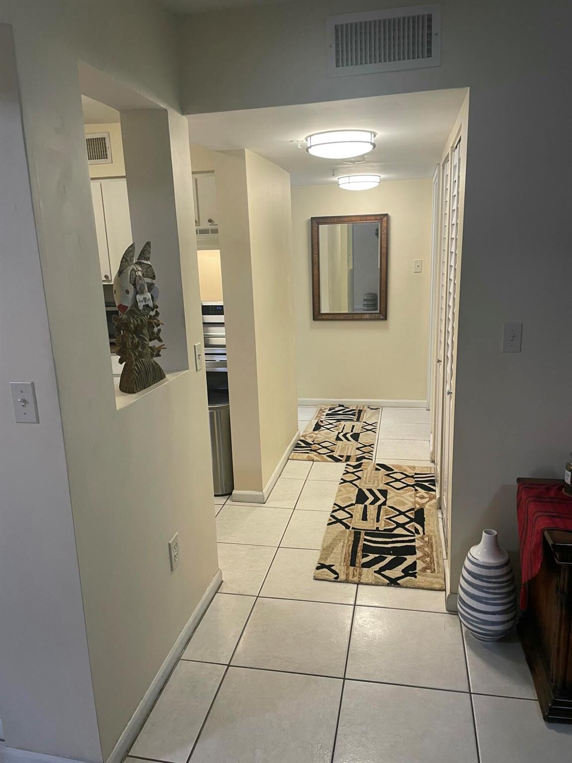 HYPOLUXOS MARINERS CAY CO - Residential