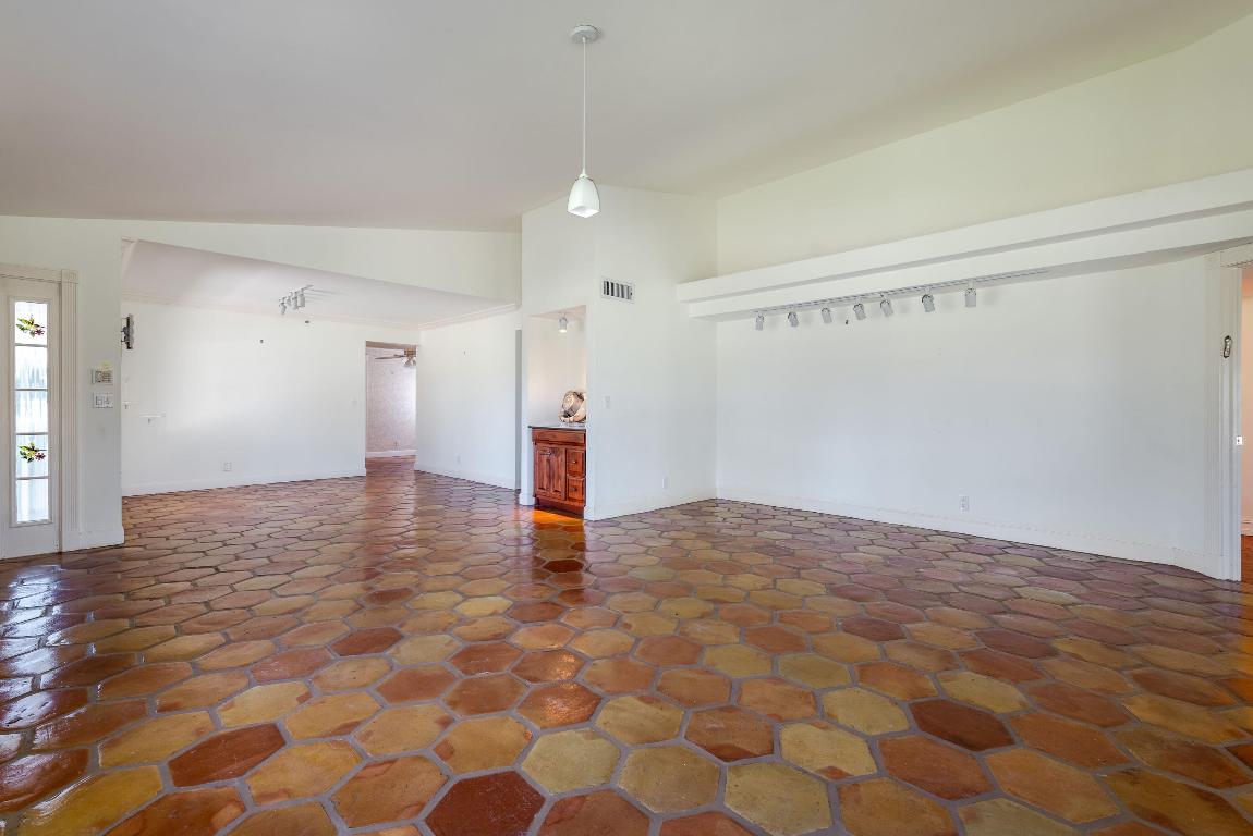 GLENEAGLES CONDO IV - Residential