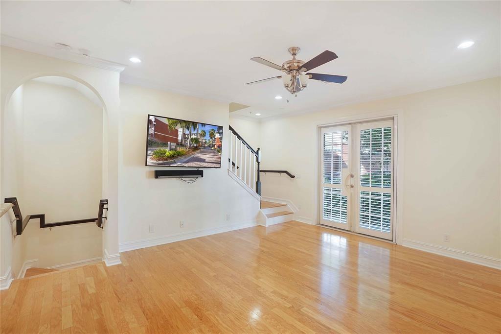 2261 NE 9th Ave 2261