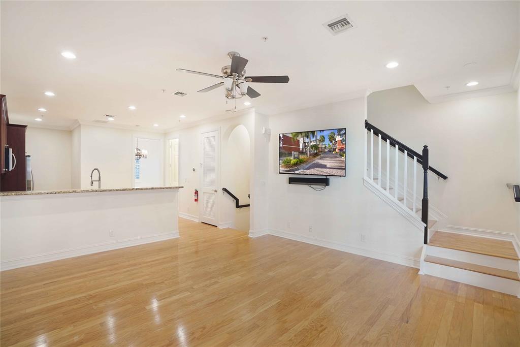 2261 NE 9th Ave 2261