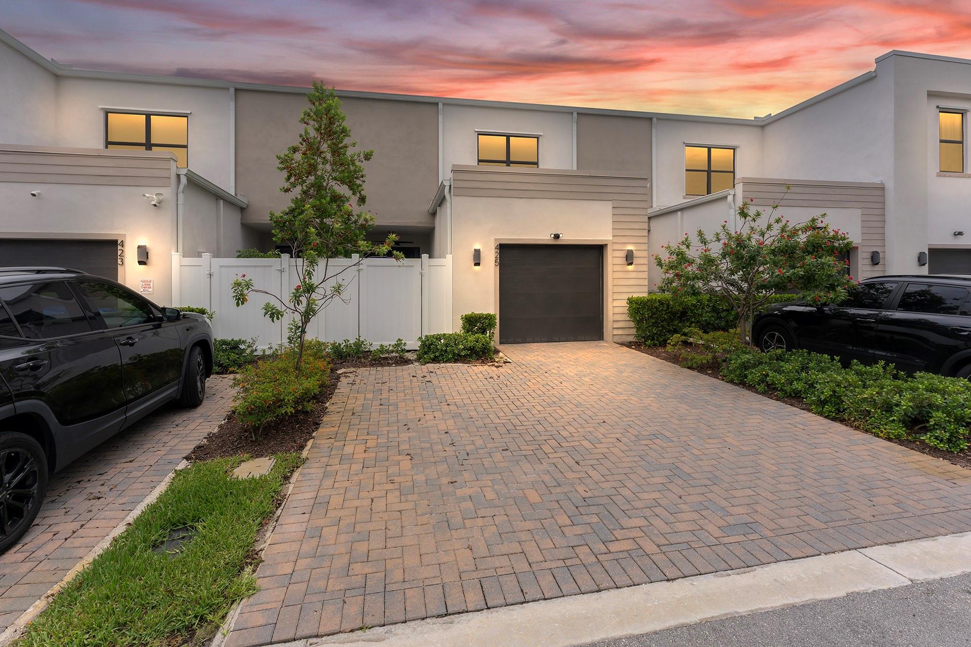 Gardenia Park 183-376 B - Residential Lease