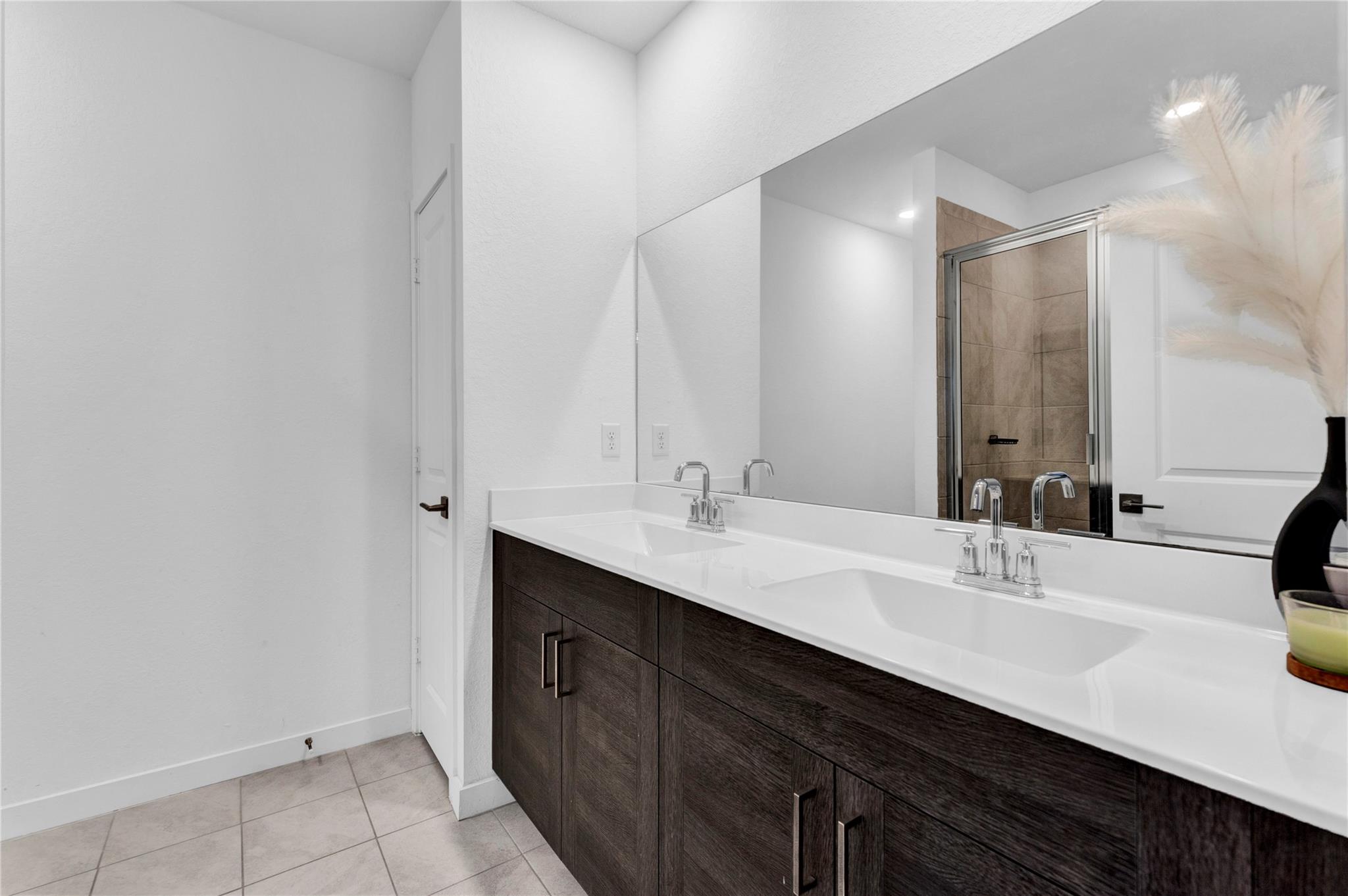 Gardenia Park 183-376 B - Residential Lease