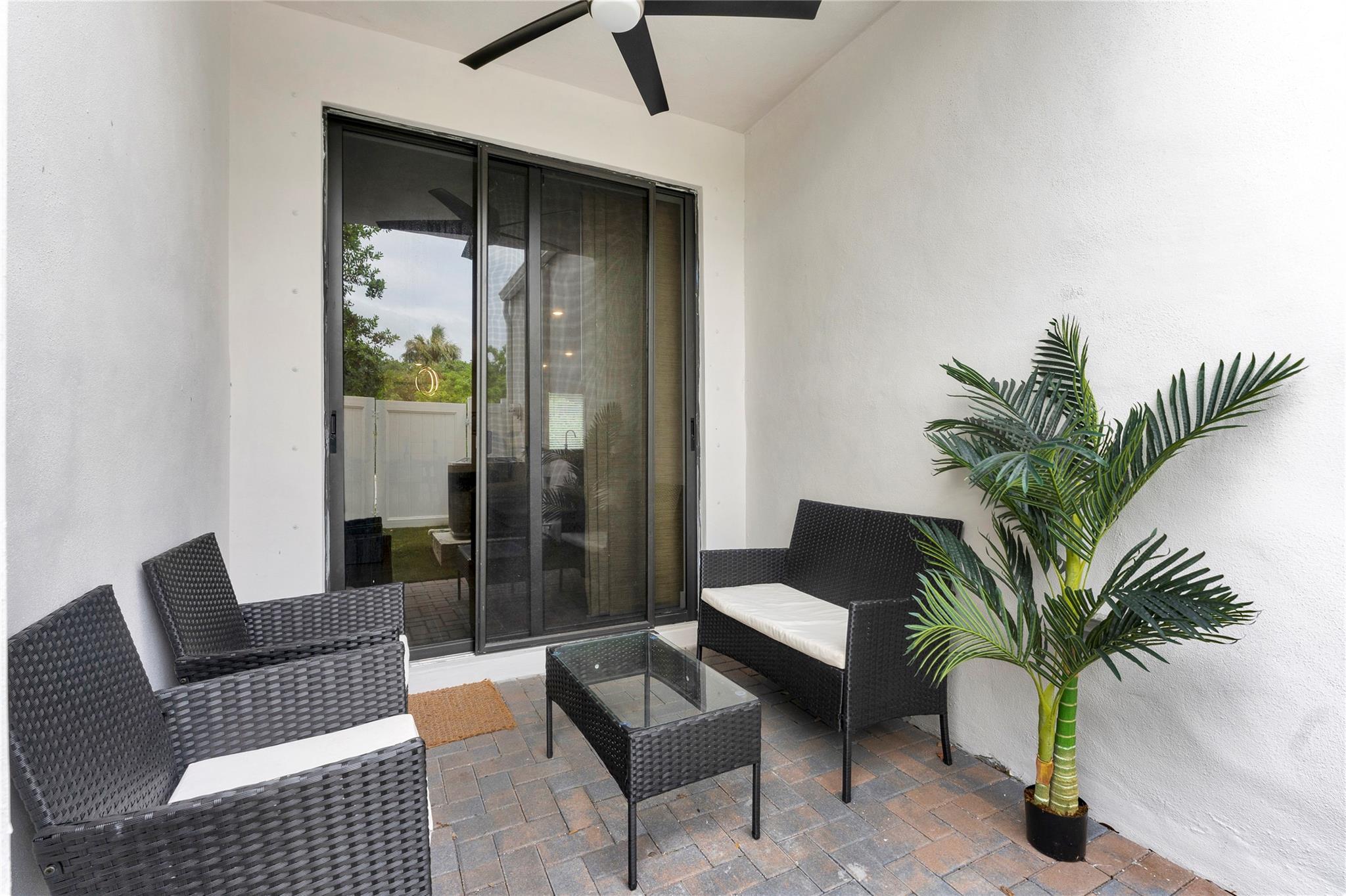 Gardenia Park 183-376 B - Residential Lease