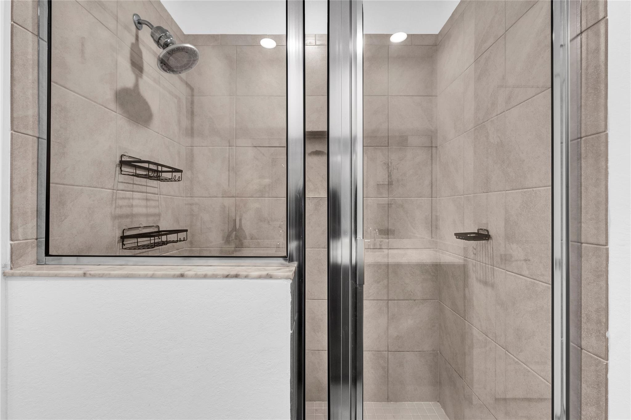 Gardenia Park 183-376 B - Residential Lease