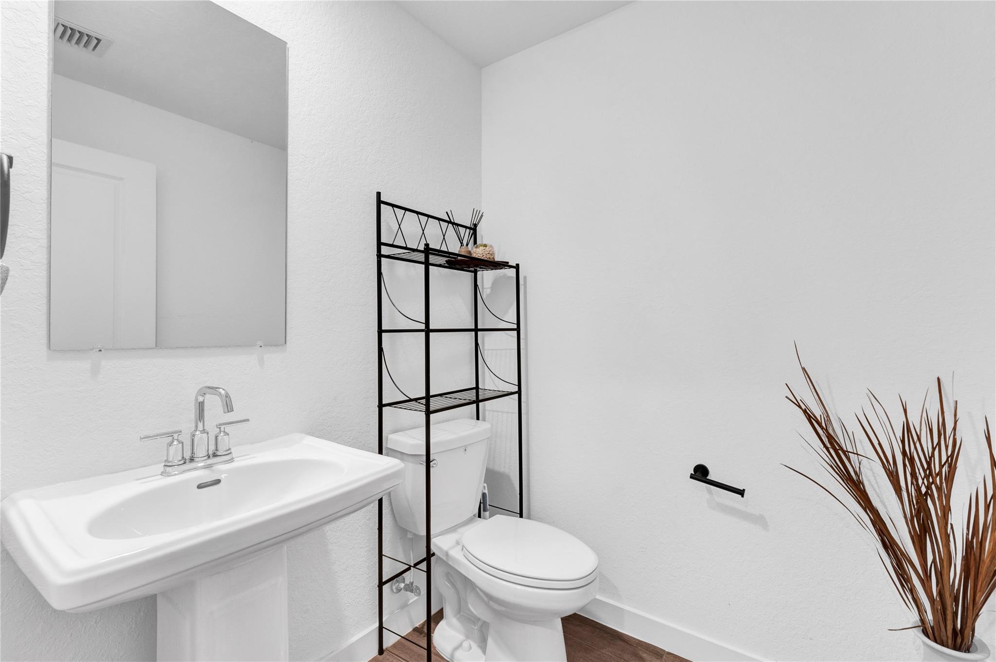 Gardenia Park 183-376 B - Residential Lease