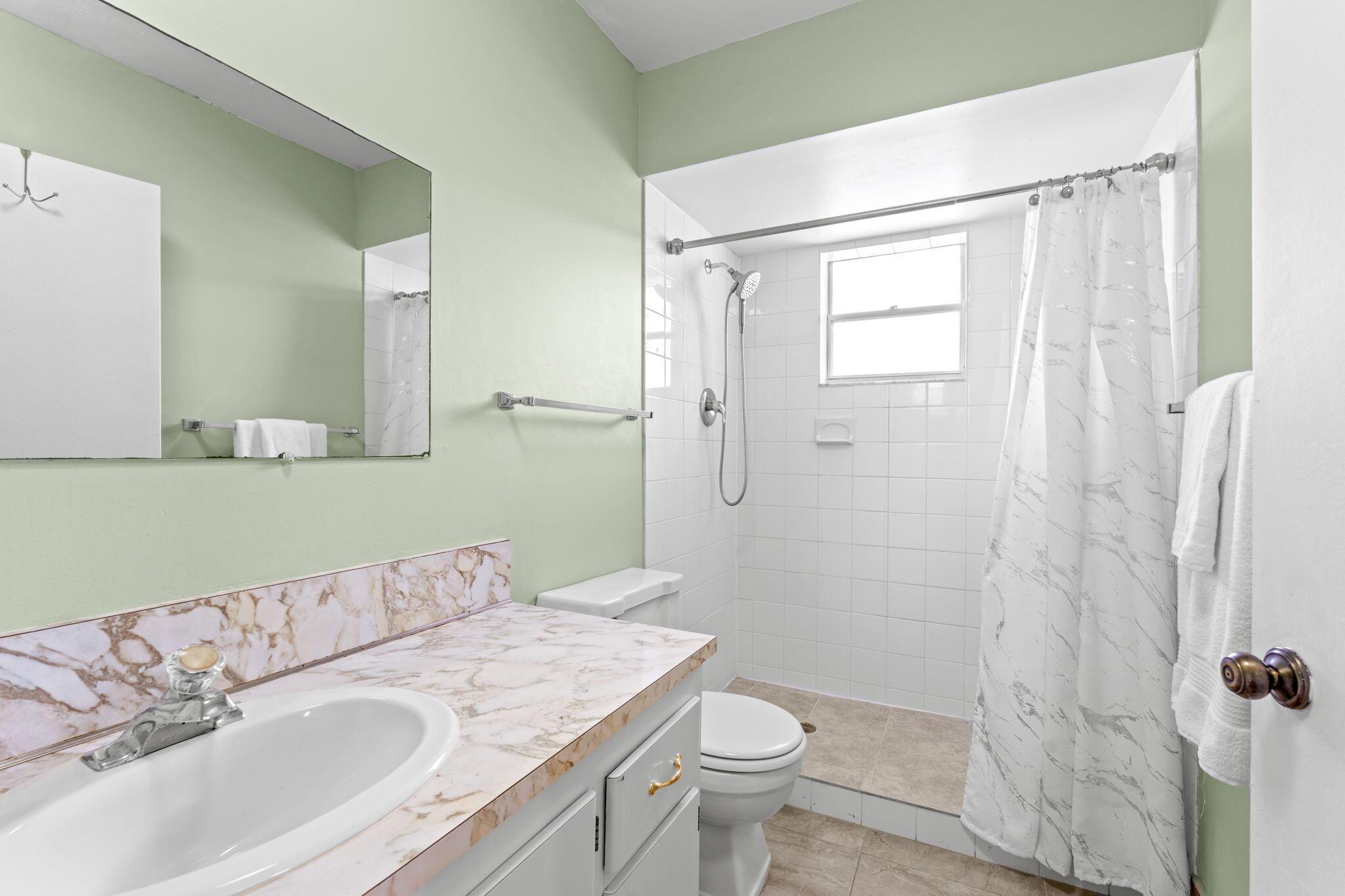 GREENWAY VILLAGE COND NOR - Residential Lease