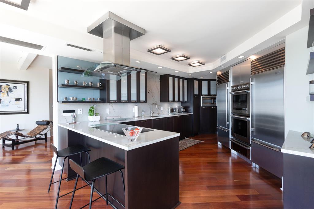 PRESIDENTIAL PLACE CONDO - Residential