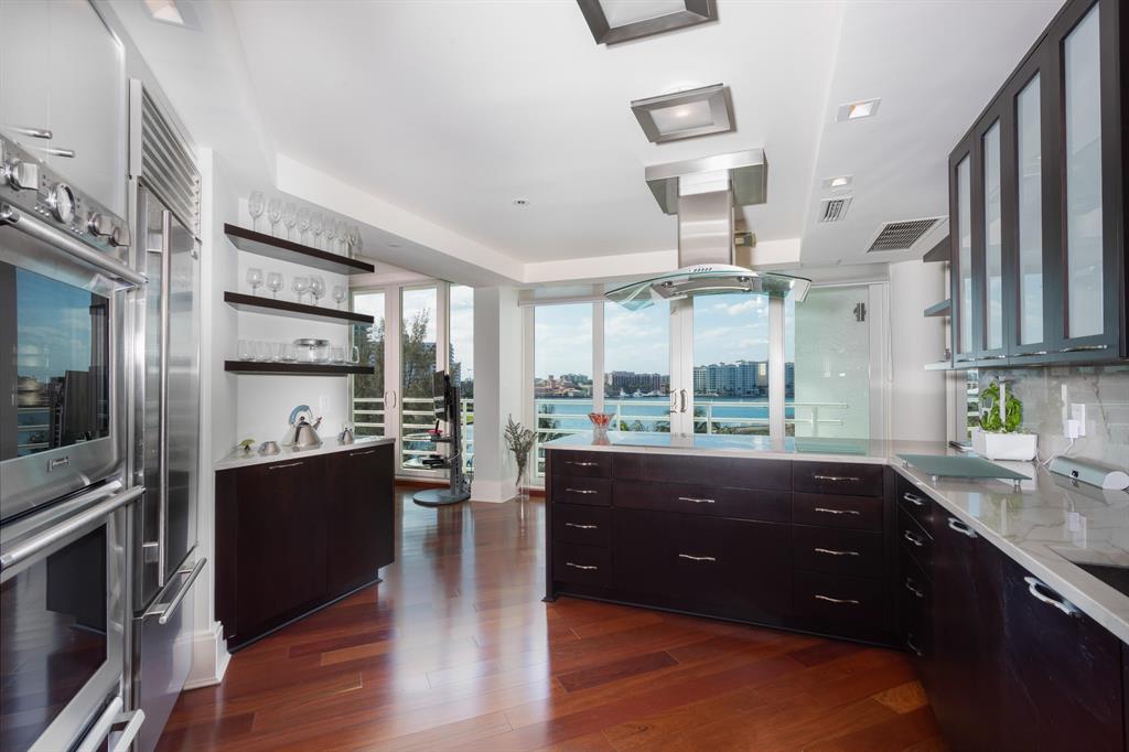 PRESIDENTIAL PLACE CONDO - Residential