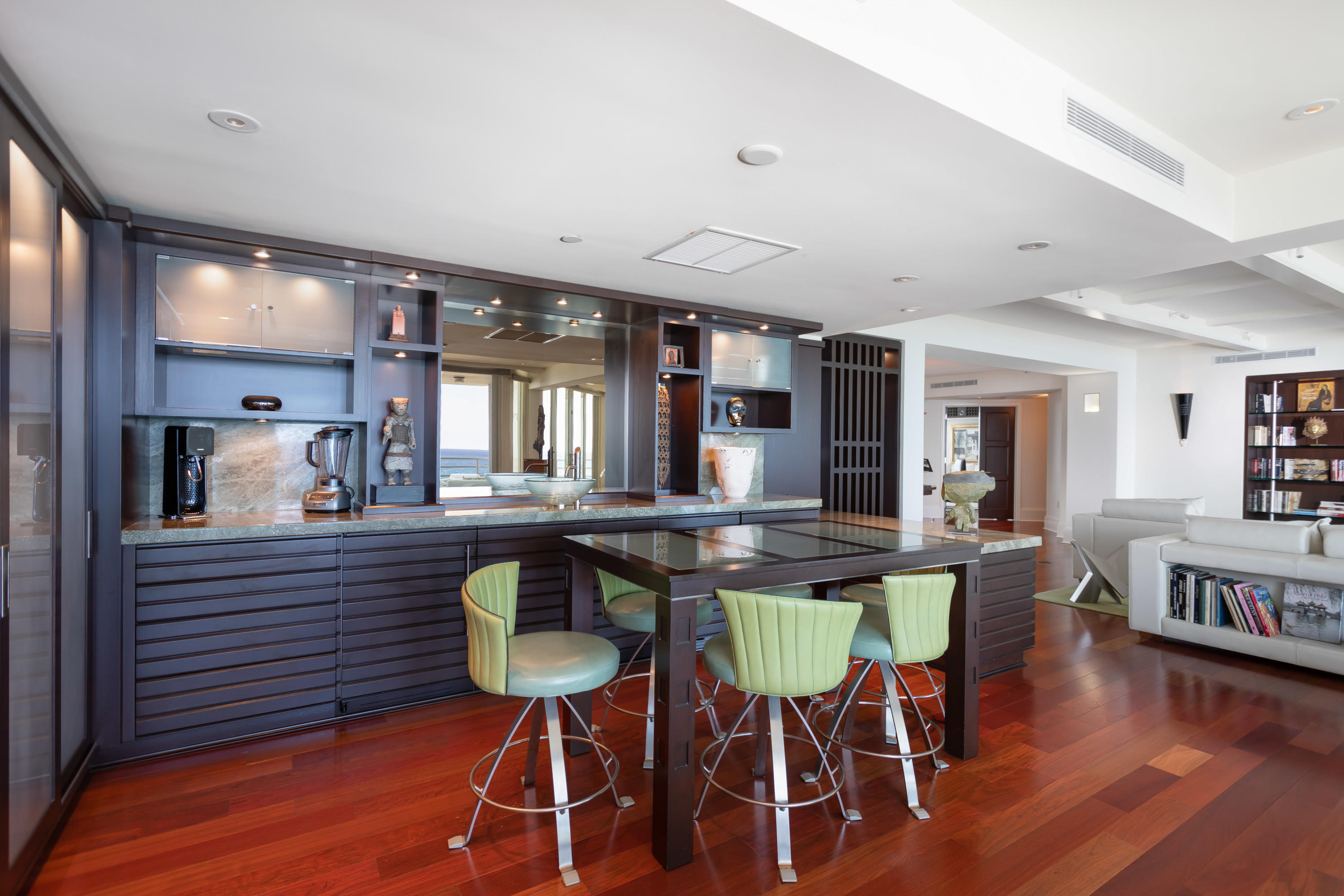 PRESIDENTIAL PLACE CONDO - Residential