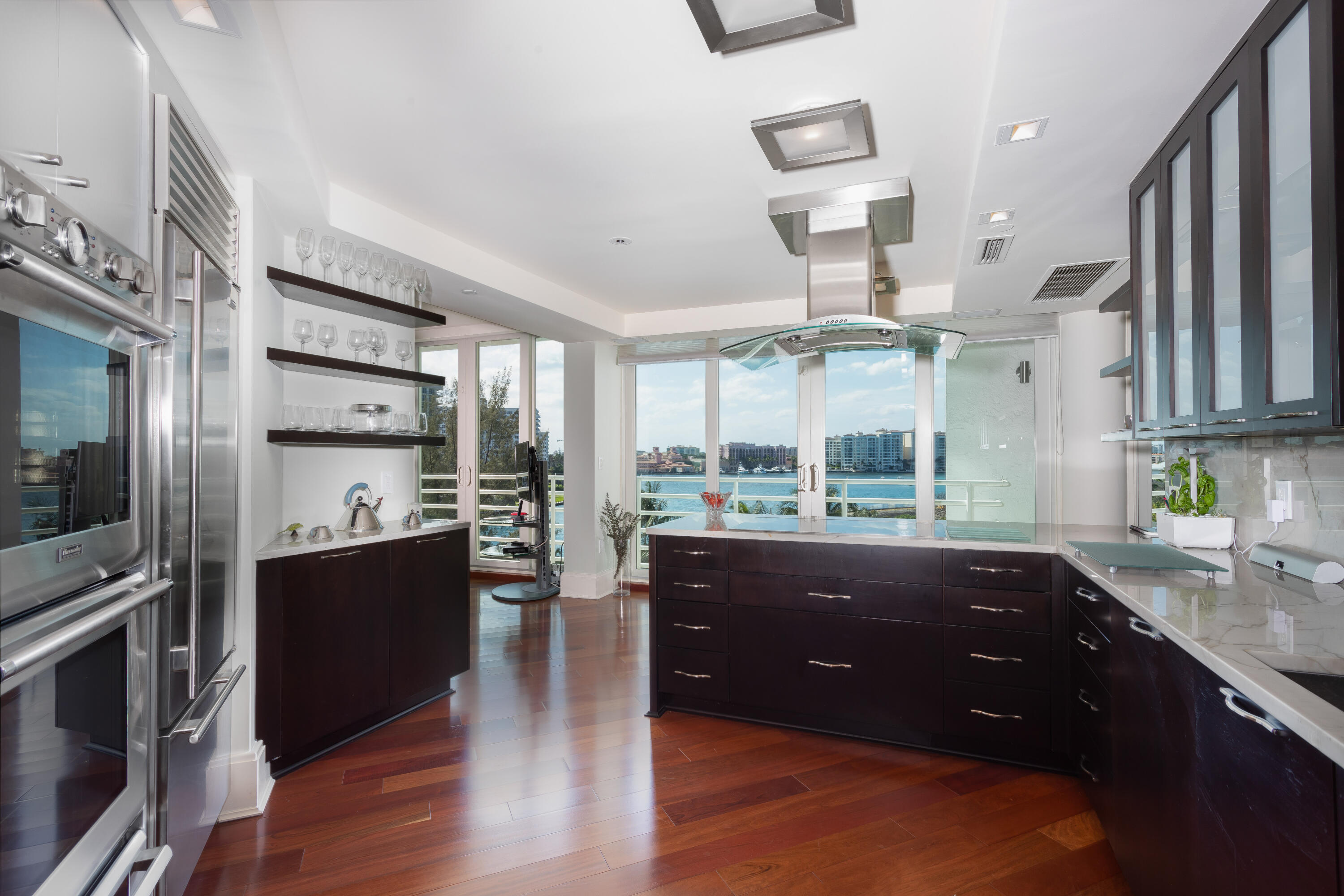 PRESIDENTIAL PLACE CONDO - Residential