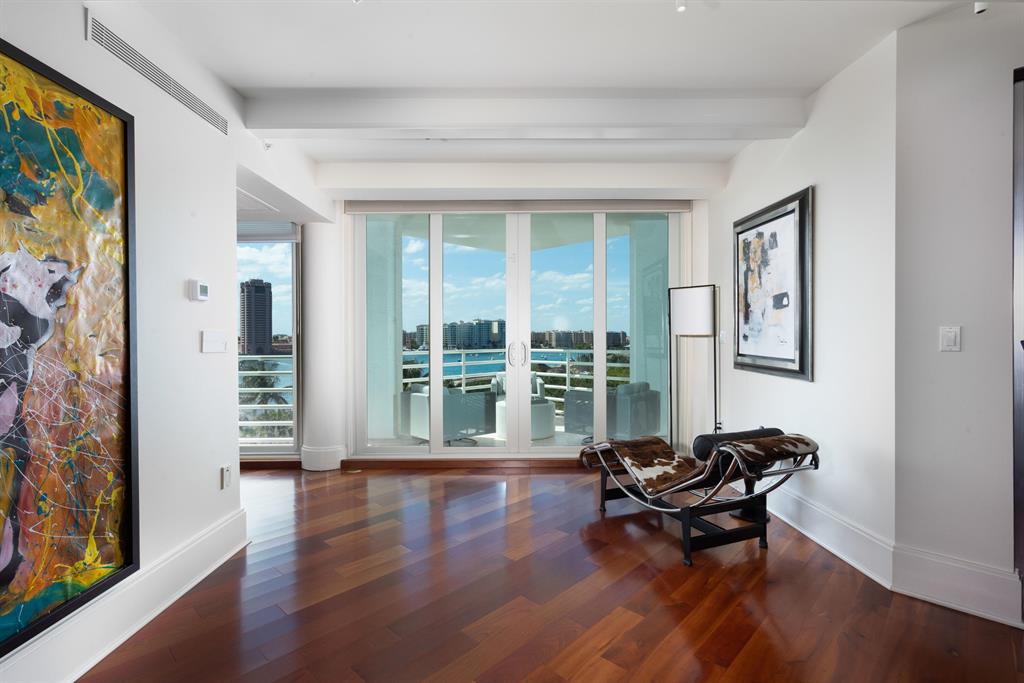 PRESIDENTIAL PLACE CONDO - Residential