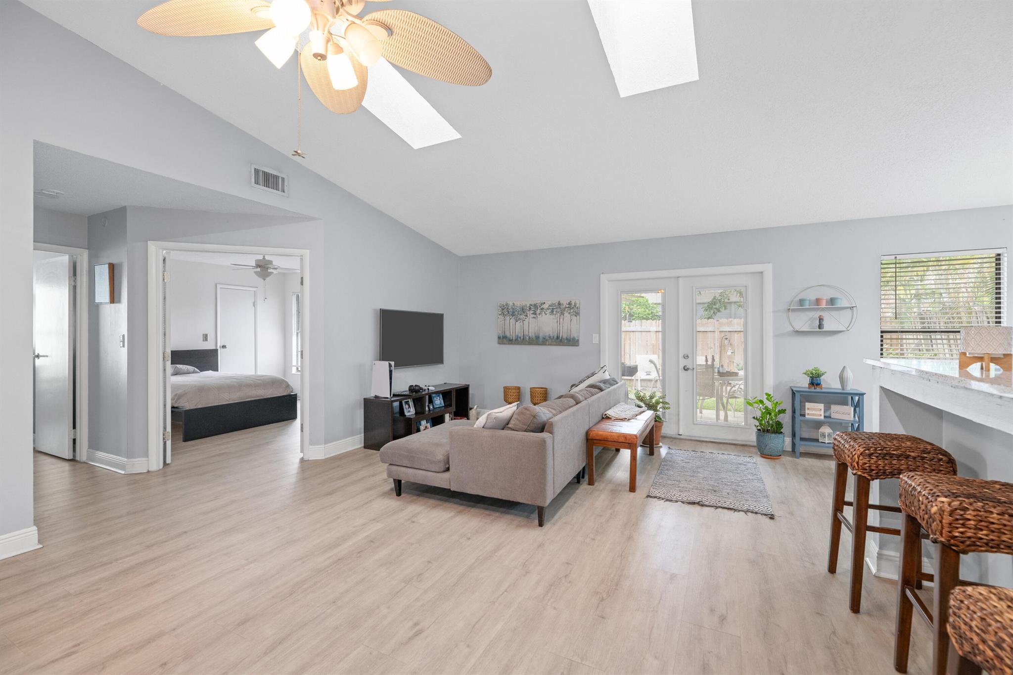 MEADOWLAND COVE 1 OF WELL - Residential Lease