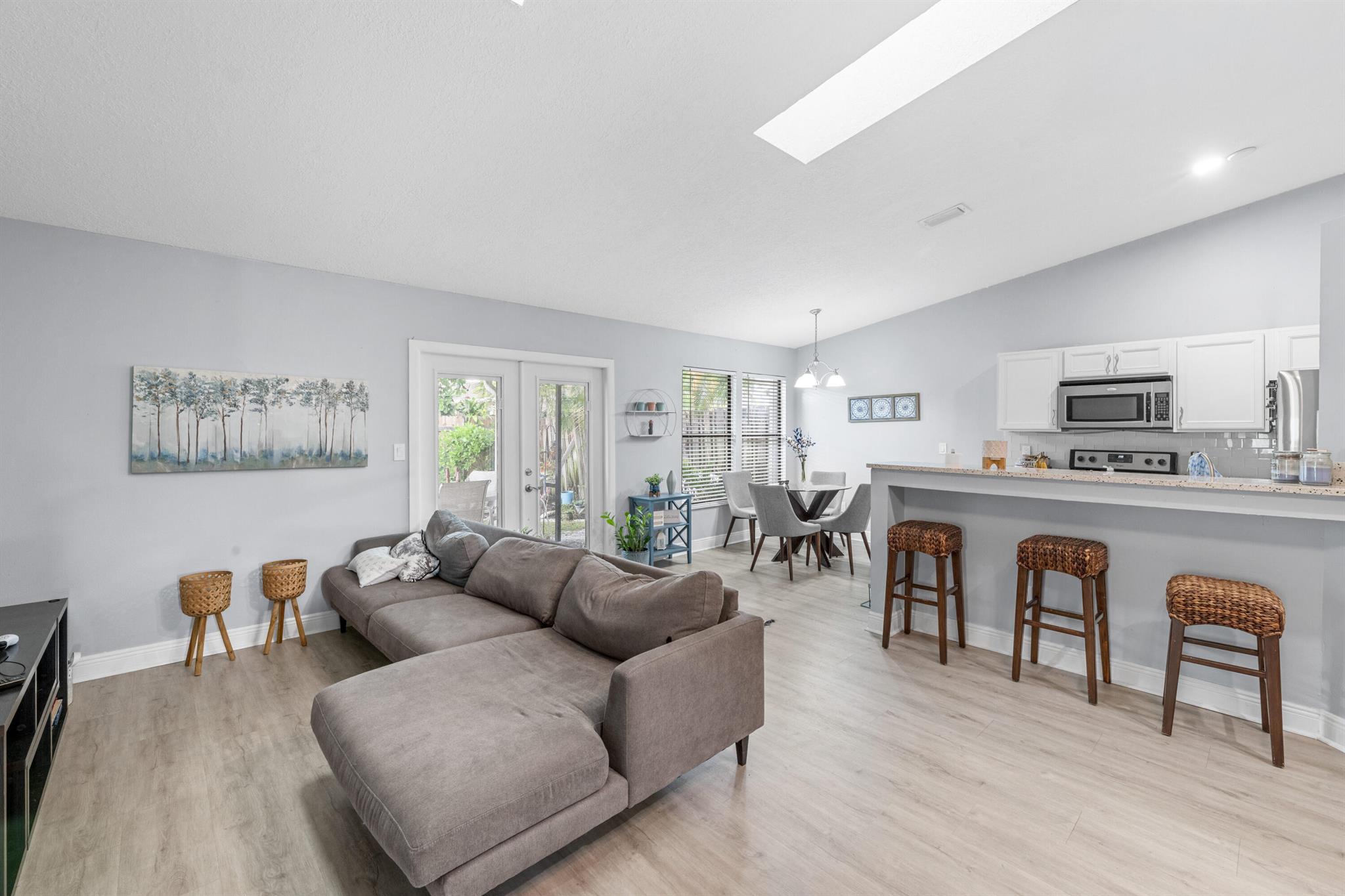 MEADOWLAND COVE 1 OF WELL - Residential Lease