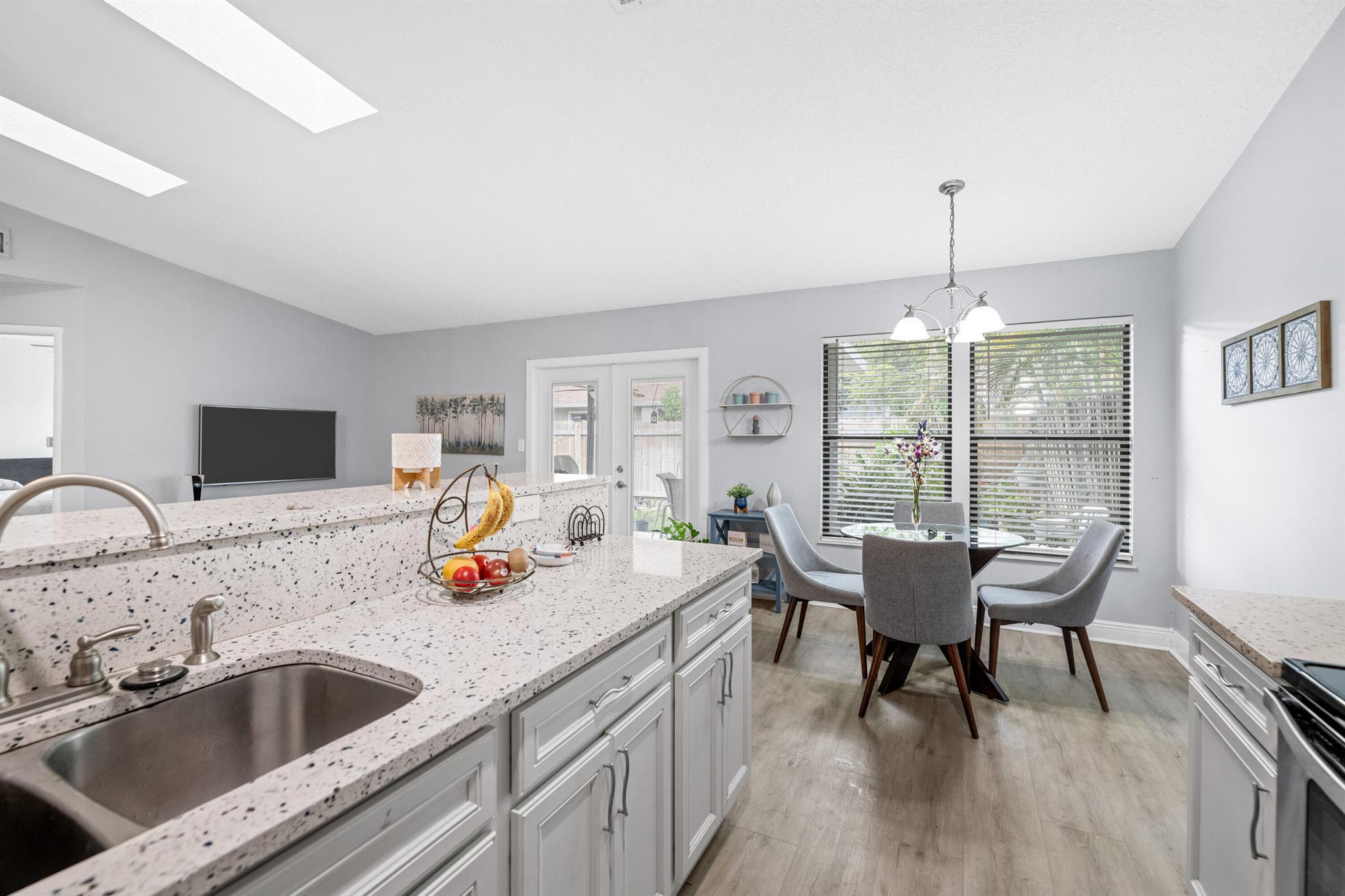 MEADOWLAND COVE 1 OF WELL - Residential Lease